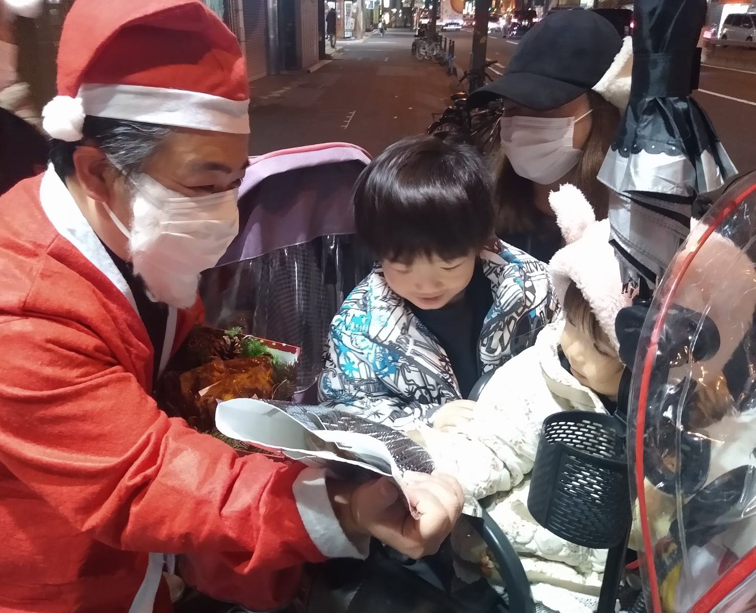 子ども食堂 にシェフからクリスマスプレゼント 大阪 西成 イザ