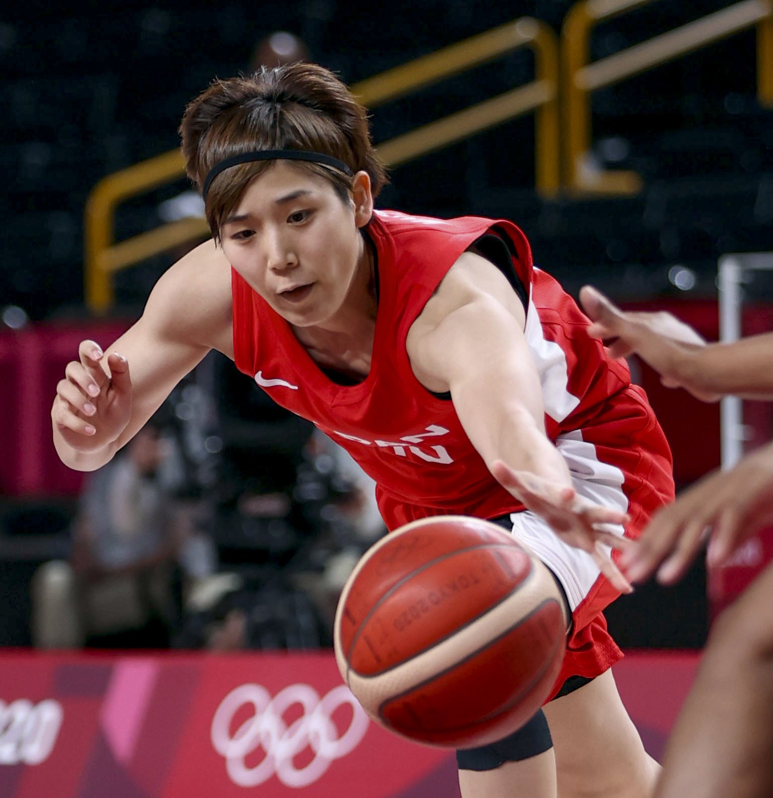 日本のｐｇ町田瑠唯 五輪女子１試合最多アシスト １５ バスケ女子 サンスポ