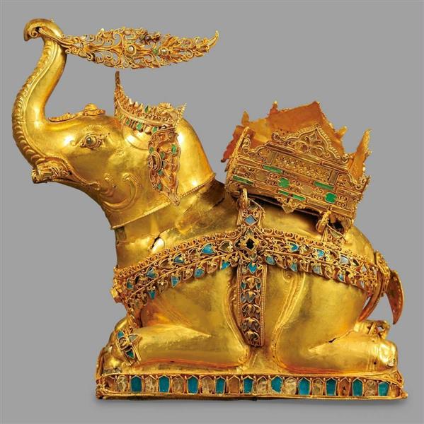タイの伝統的な彫刻 アート 美】タイ展 「仏陀遊行像」ほほ笑みの国の仏陀は歩く 日本が