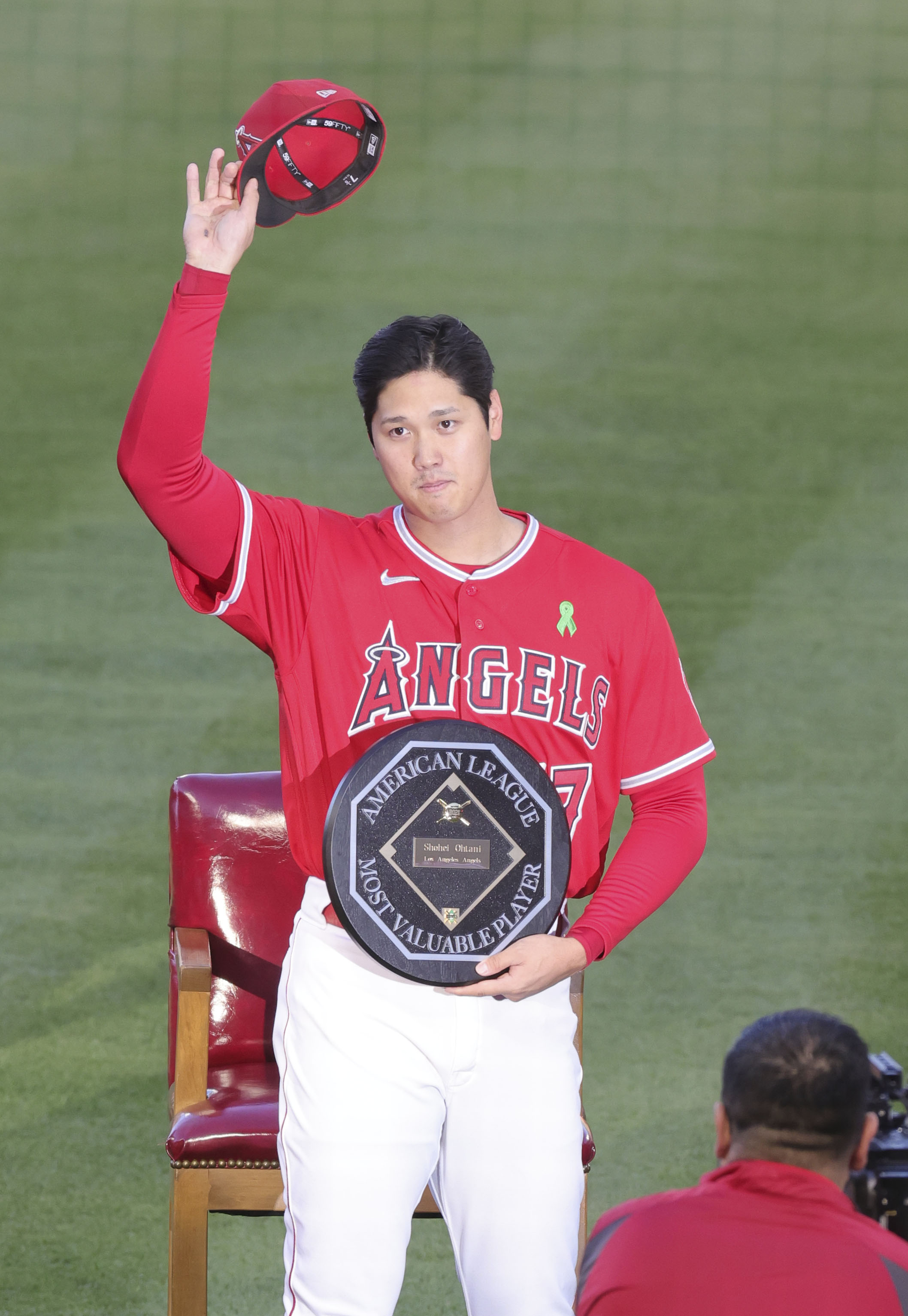 【フォト特集】ファンら「ＭＶＰ」コール連呼 大谷翔平、試合前に 