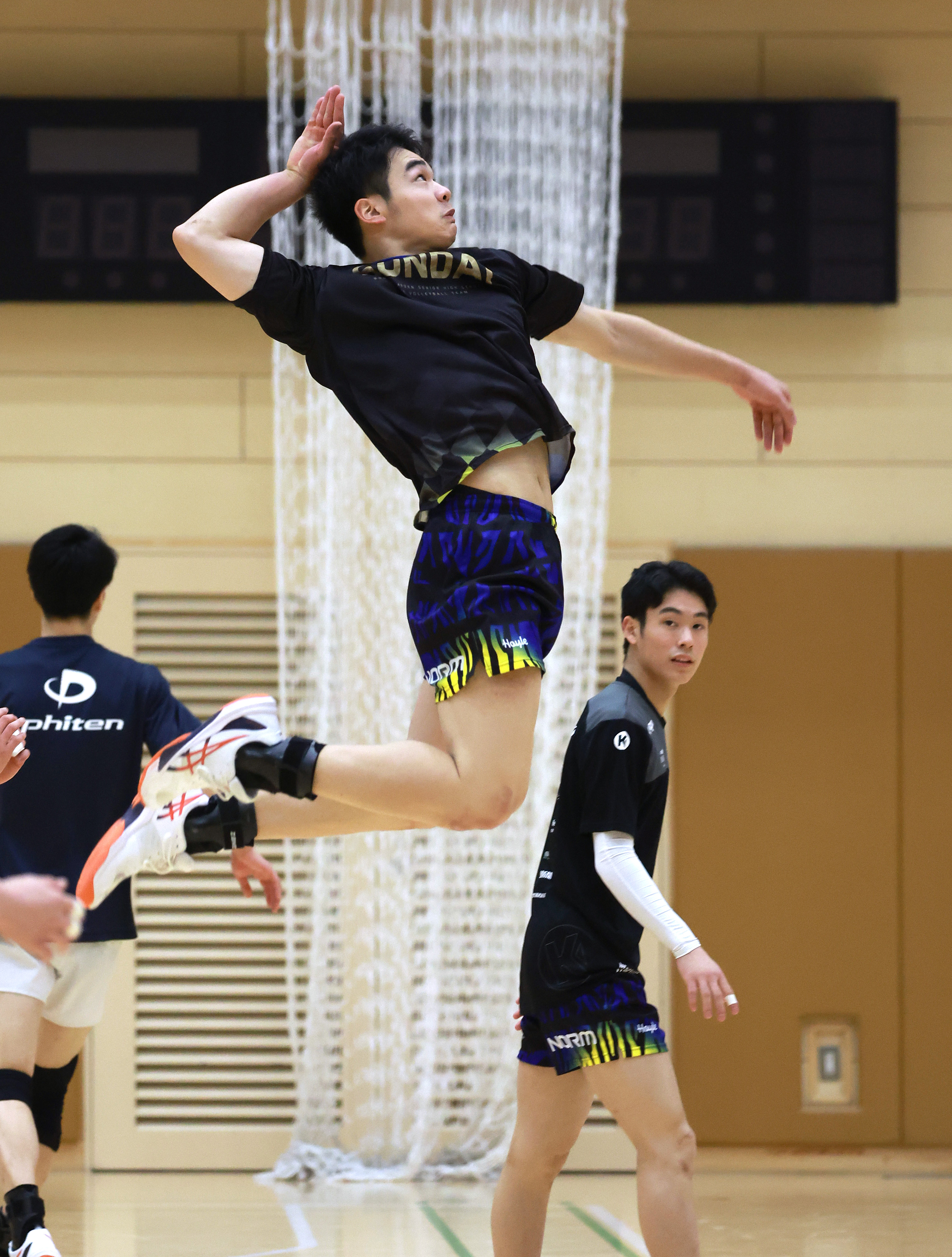 春高バレー11日に準決勝 決勝進出へ男女各4校が最終調整 - 産経ニュース