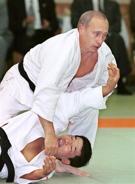 プーチンと学ぶ柔道 今週の注目記事】黒帯プーチンが規律と礼節を学んだ「柔の道