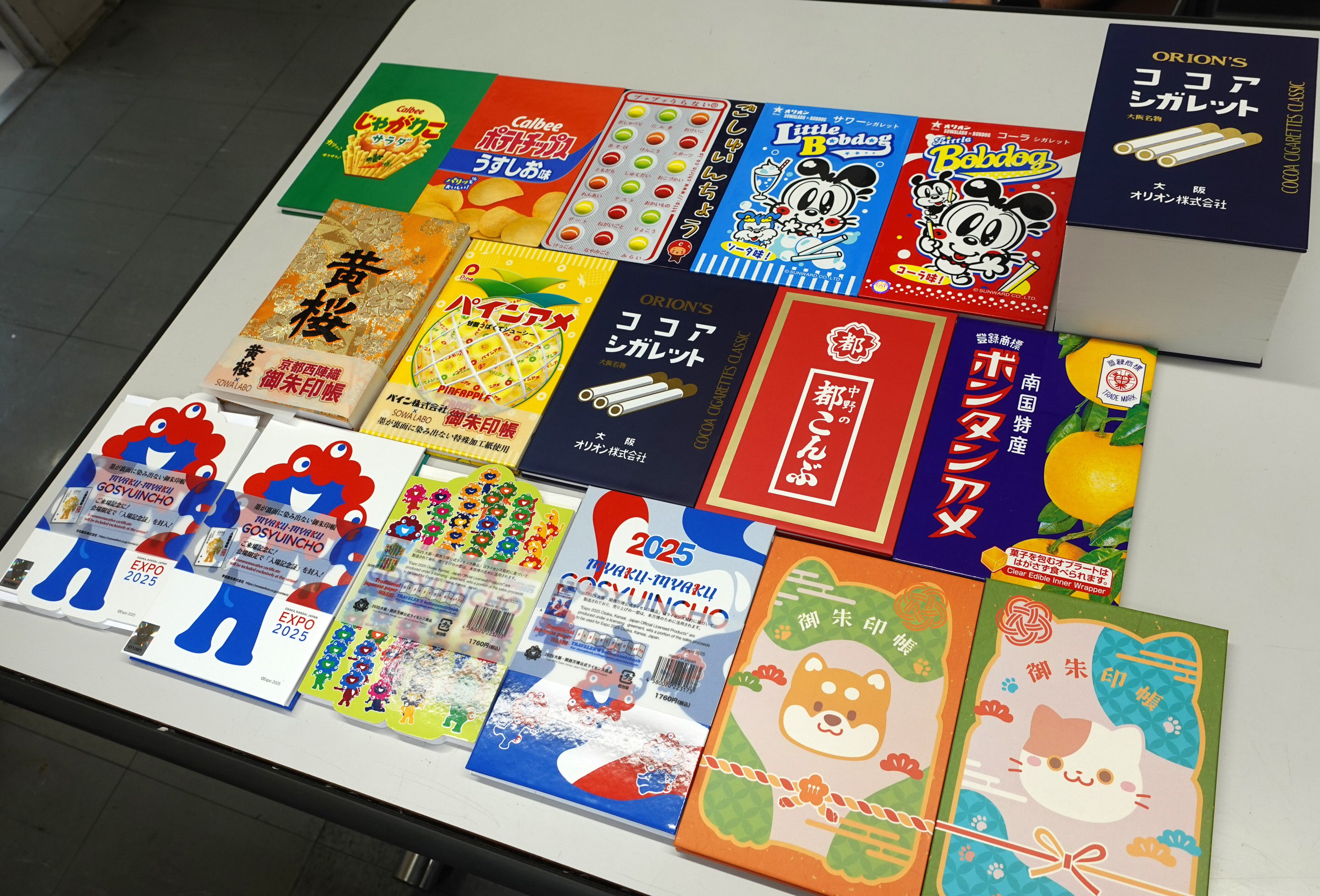 大人気のミャクミャク御朱印帳 想定外の使われ方に驚き「邪道かもしれ