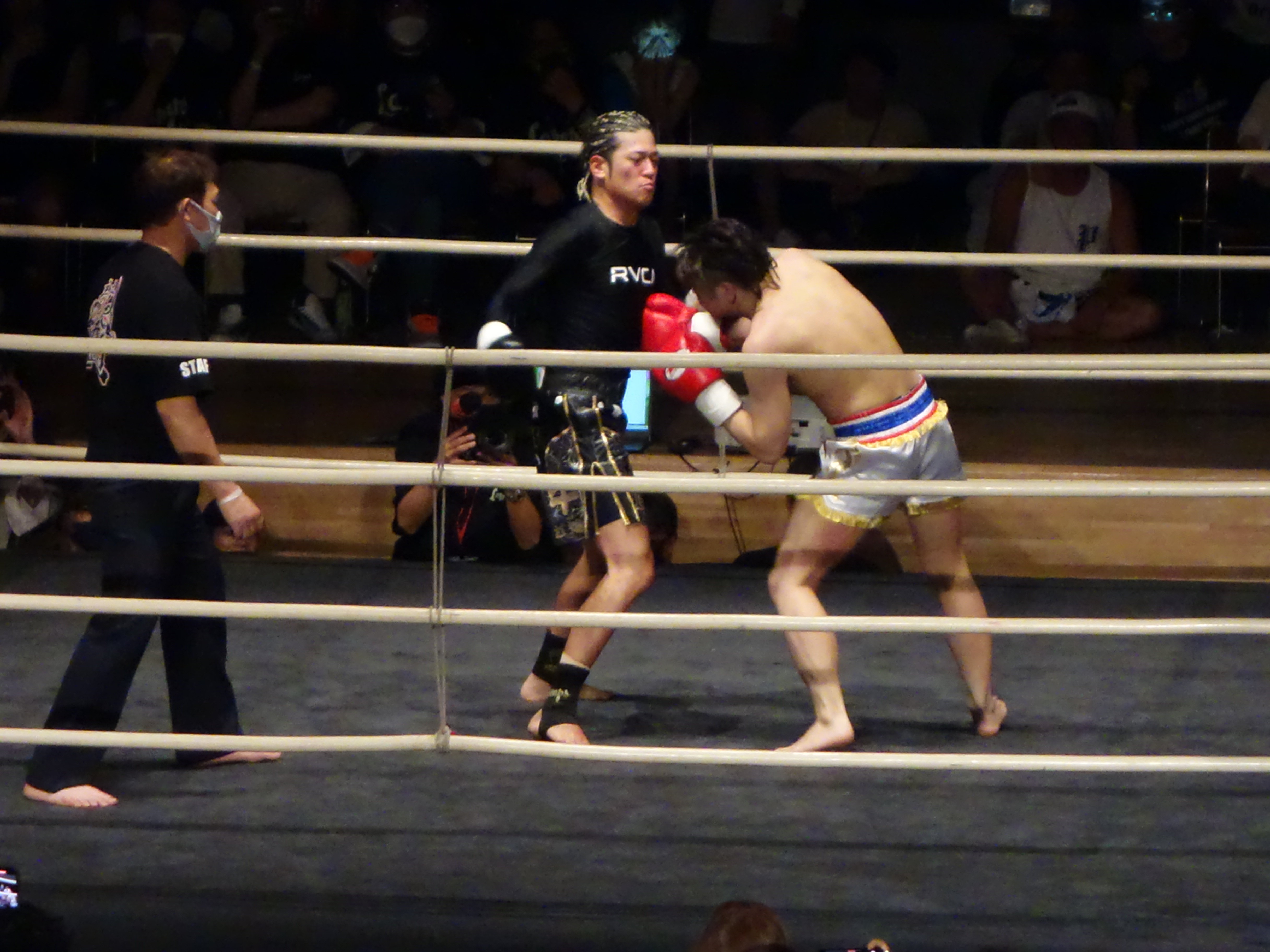 元俳優の高岡蒼佑が格闘技デビュー戦で勝利 ゴング間際でダウン奪う