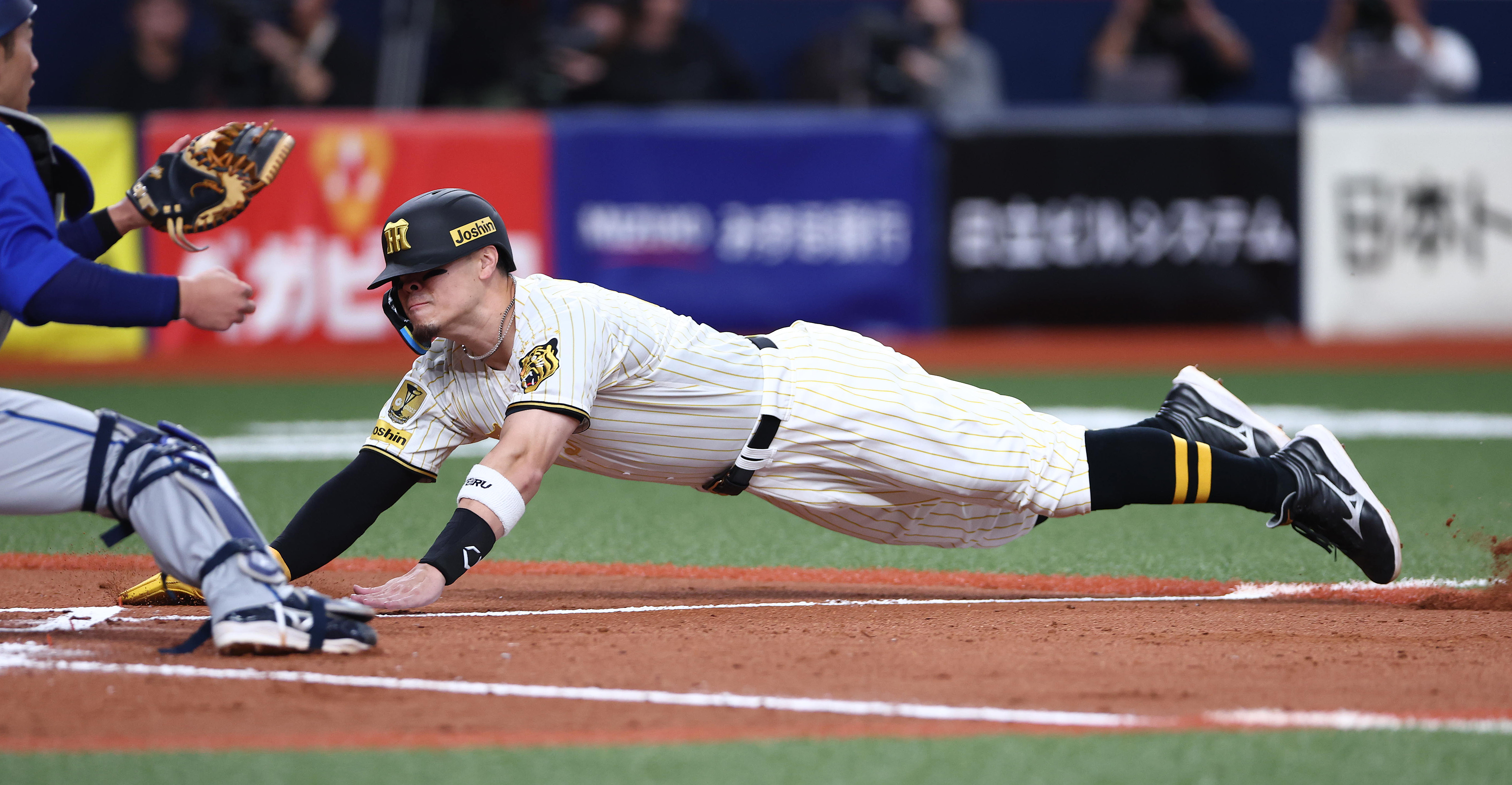 RC【佐藤輝明】開幕スタメンプロ初打席初打点（21.3.26） エポック社の公式オンラインショップです。RC【佐藤輝明】プロ初本塁打