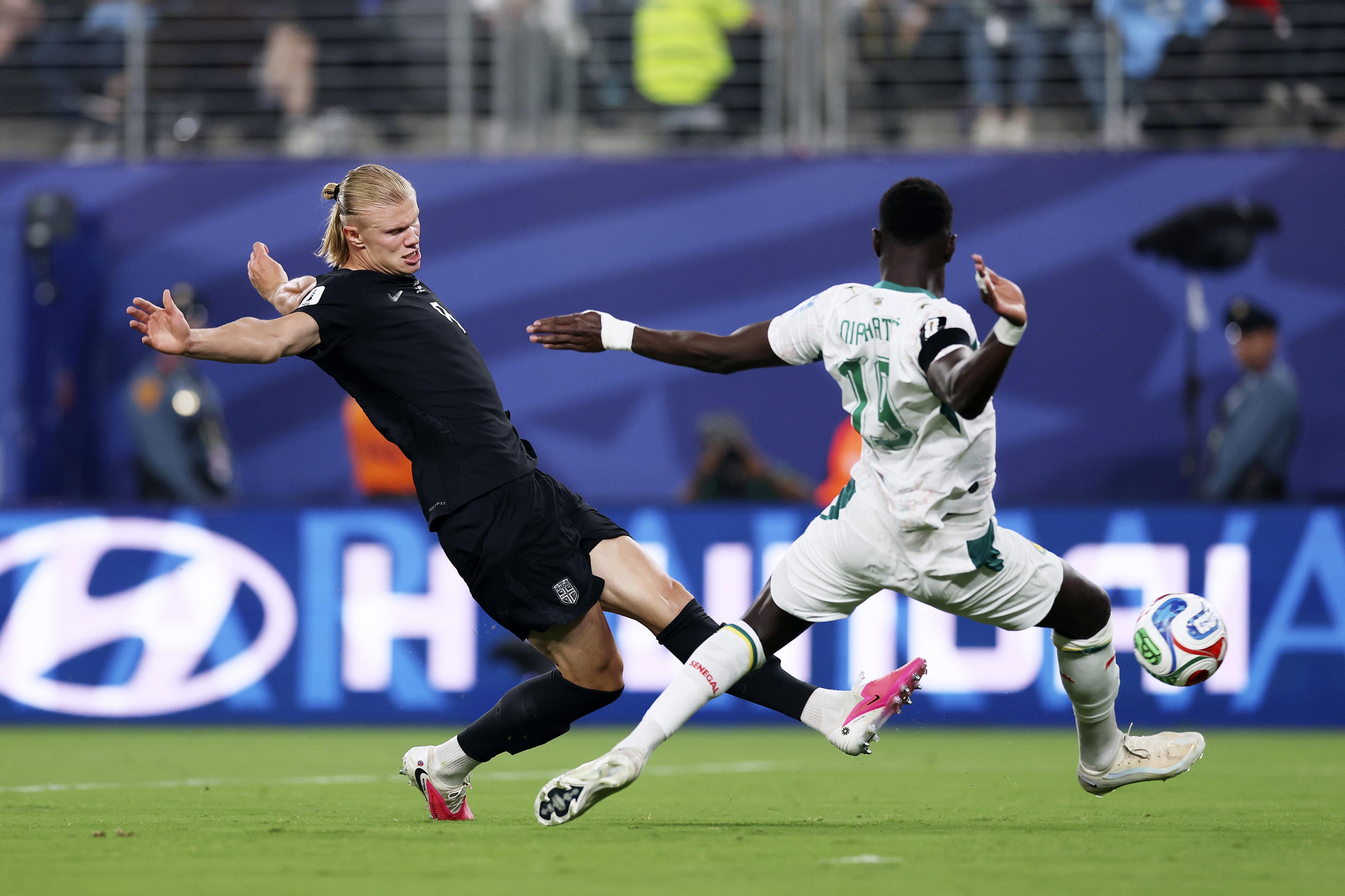攻撃サッカーのオランダ、理想と現実 伝統築いたクライフさん没後10年