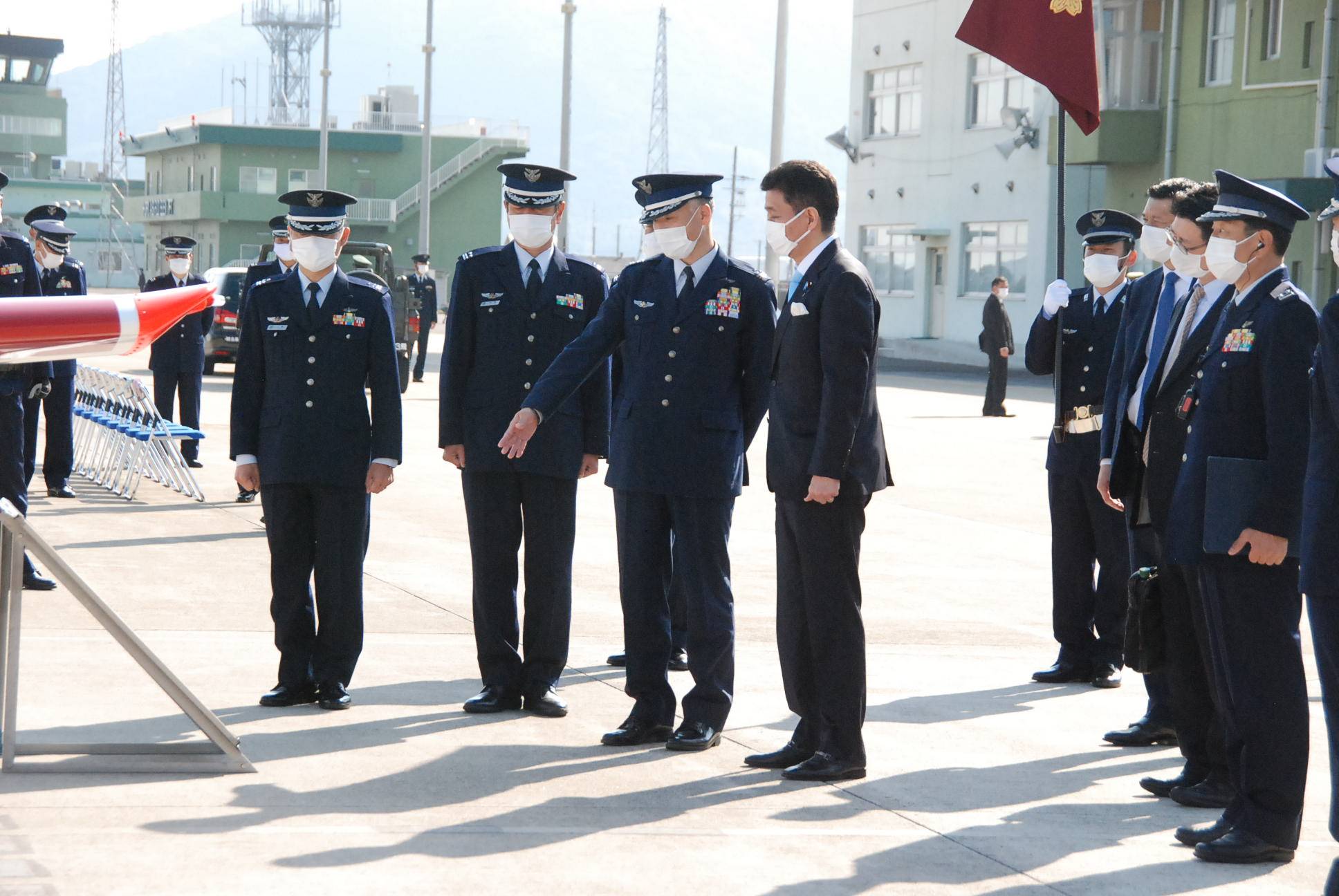 岸防衛相 宇宙部隊新設を表明 山口 防府北基地 産経ニュース 岸防衛相 宇宙部隊新設を表明 山口 防府北基地 産経ニュース