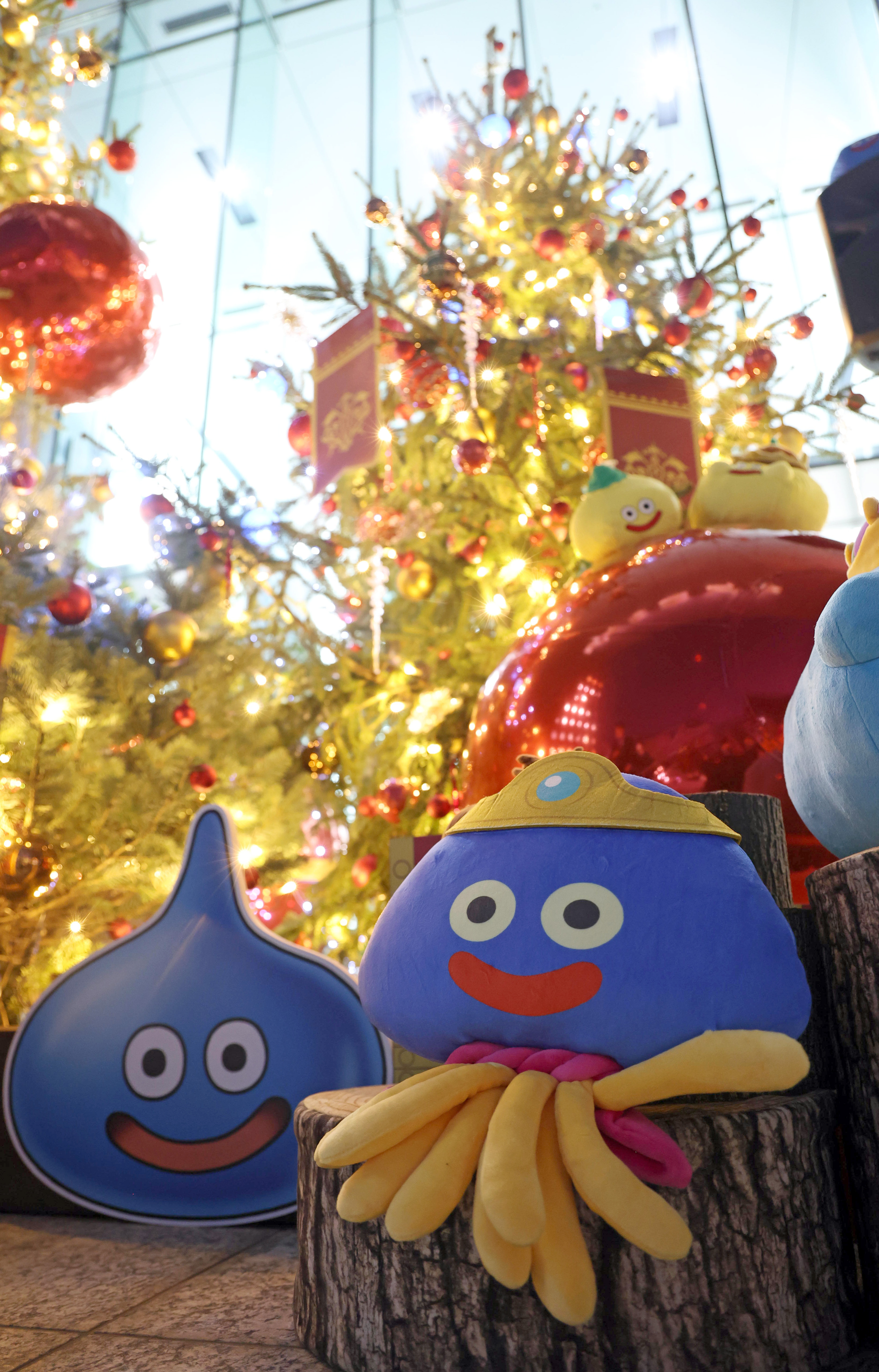 東京・南青山で「ドラクエ」のクリスマスイベント 8本のツリーに