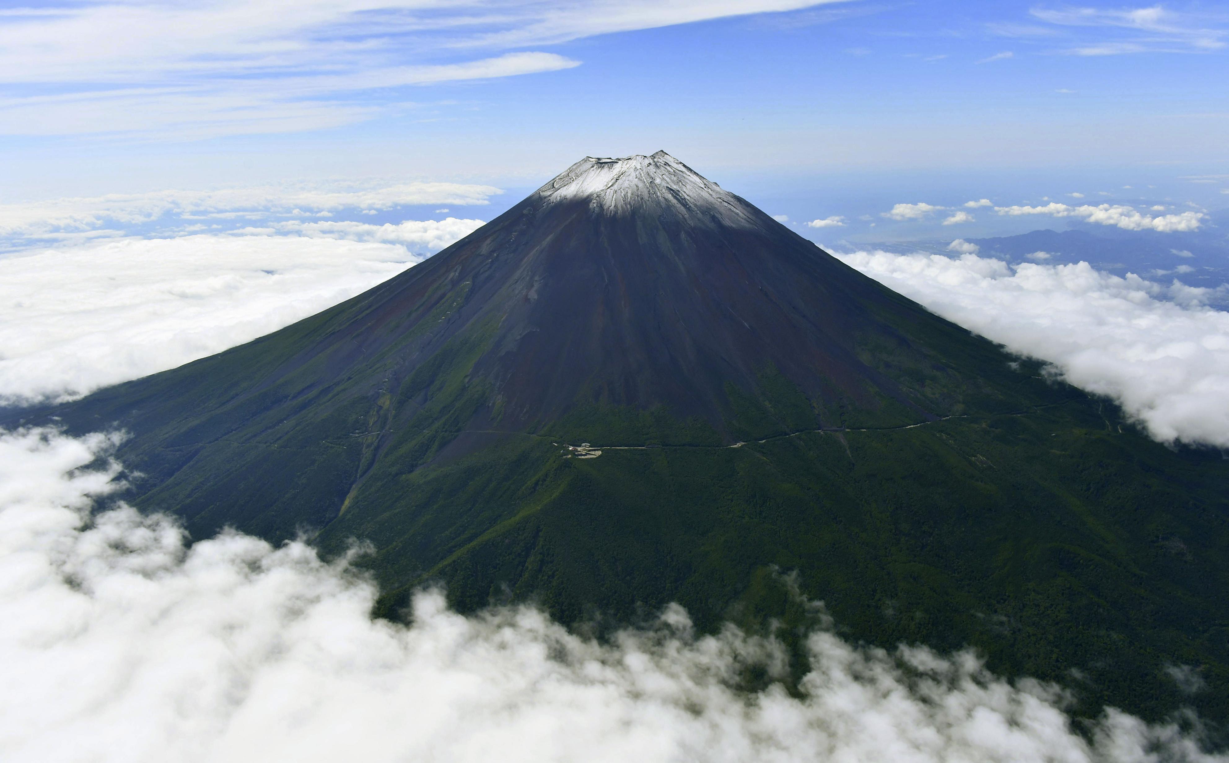 フォト特集】富士山が初冠雪 昨年より21日早く - 産経ニュース