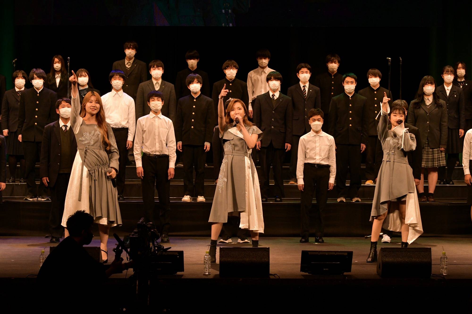 リトグリ３人体制で初ステージ 復興支援音楽祭で高校生と合唱 イザ