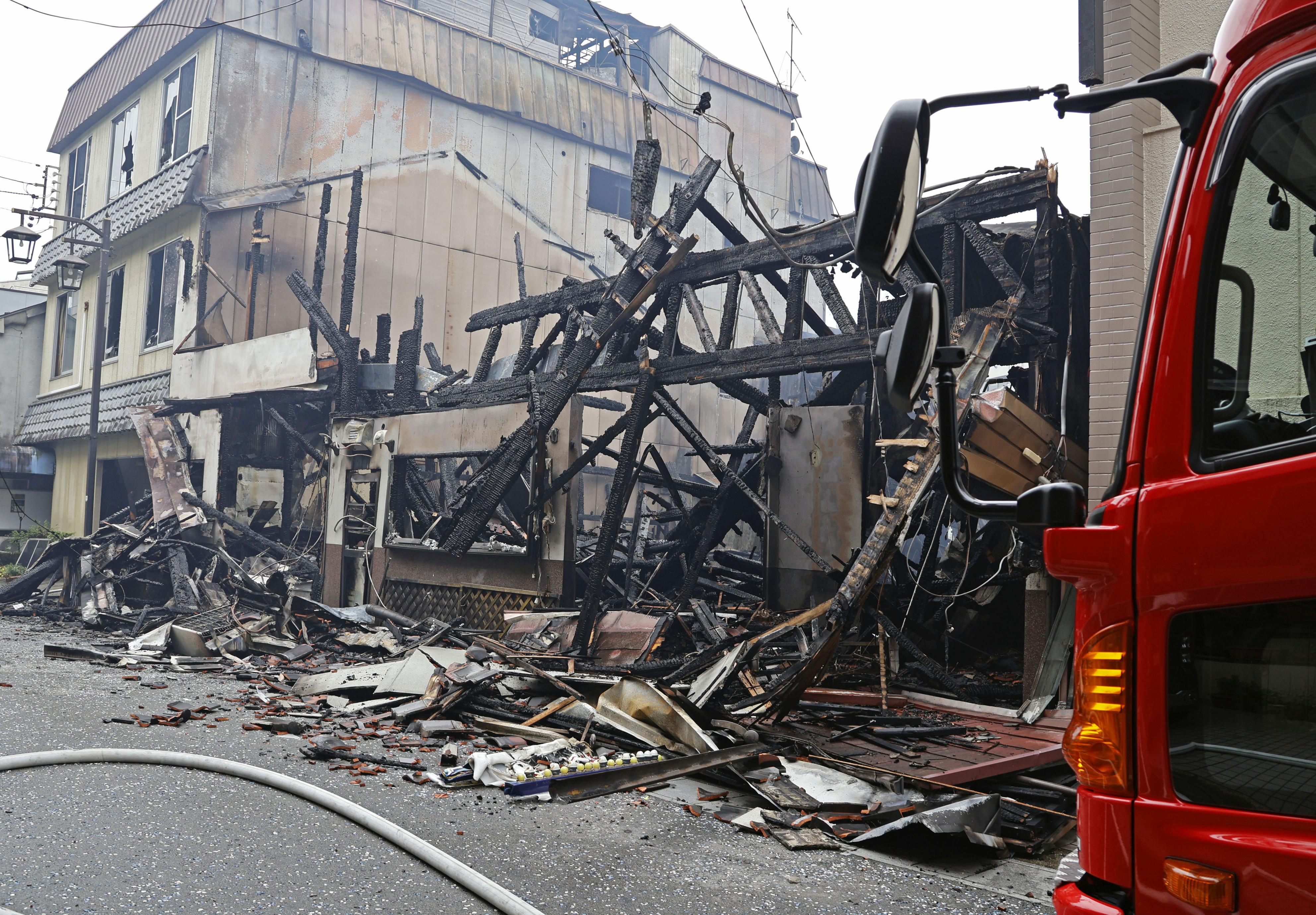 下呂温泉で建物火災、周囲に延焼 宿泊客らに一時避難呼びかけ けが情報