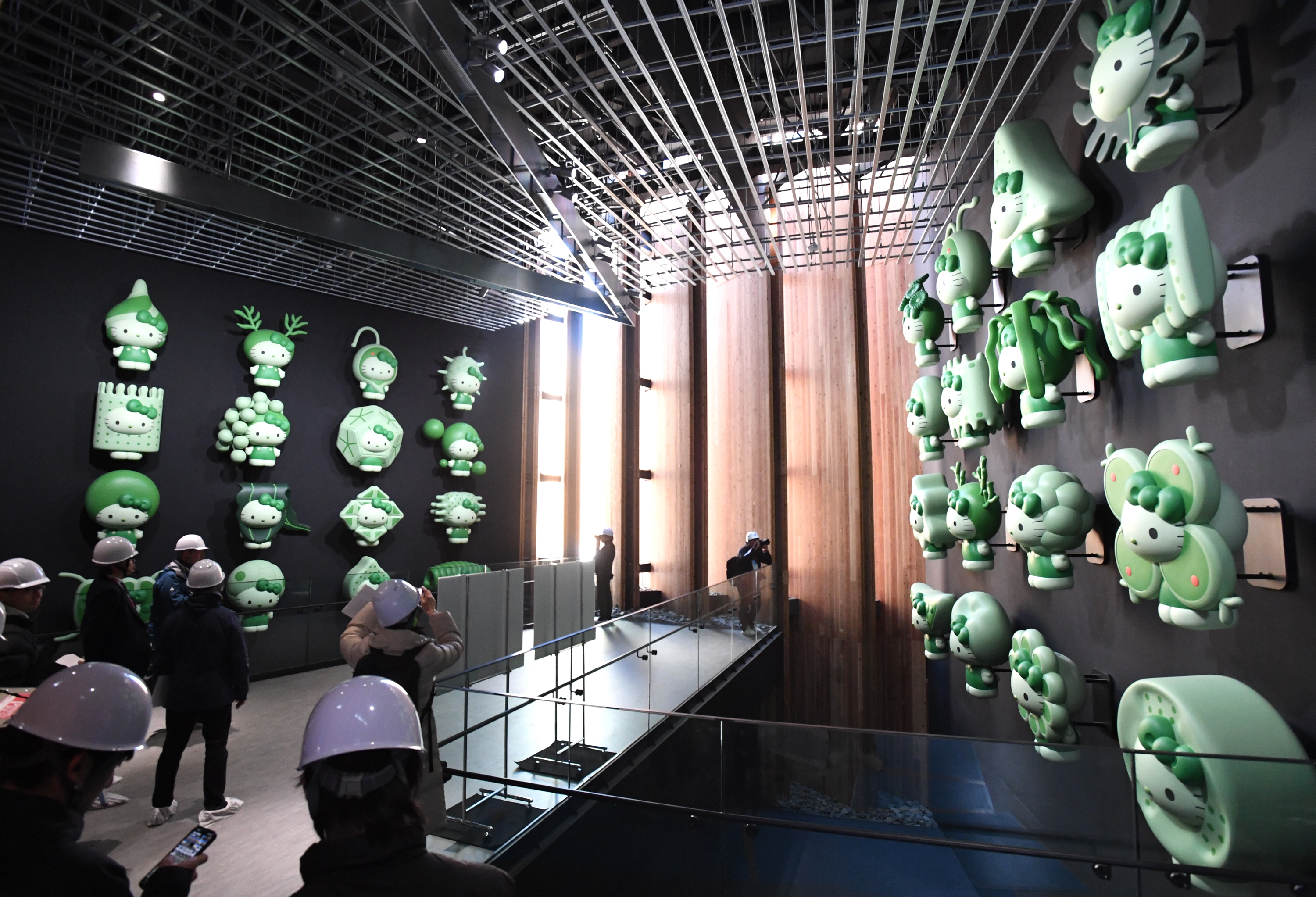 ハローキティ ピンバッジ 8個セット　大阪関西万博　藻キティーちゃん ハローキティ - 『新品』2025 大阪関西万博 藻キティちゃん