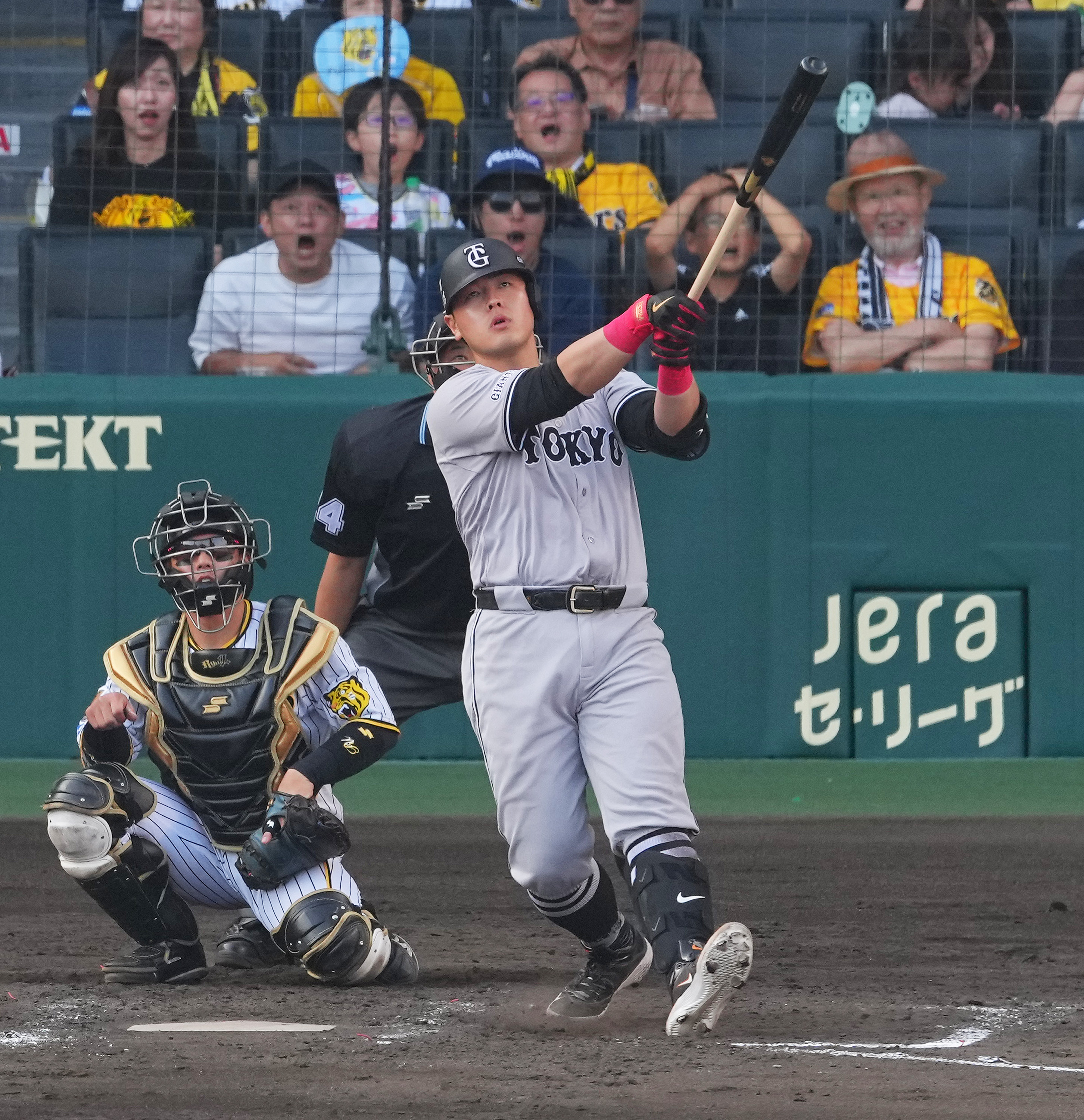 巨人・岡本和真が起死回生の9号ソロ 九回1死から10試合ぶりアーチ