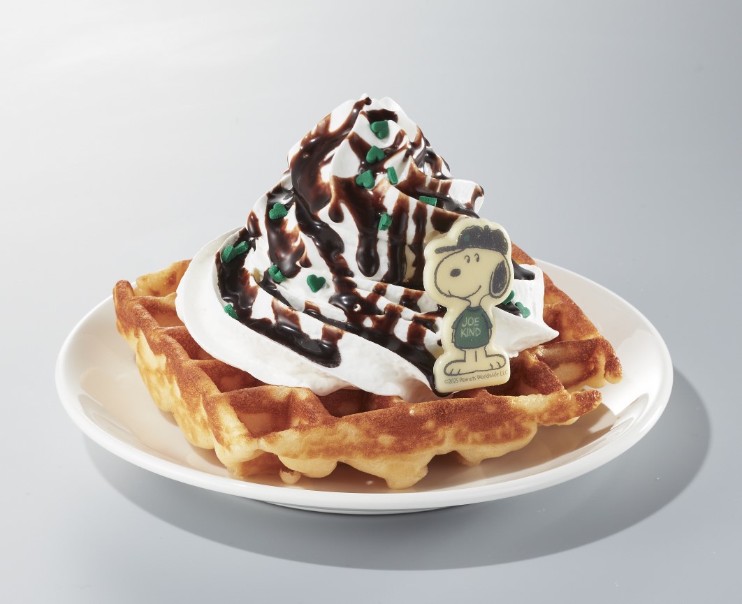 スタバと「PEANUTS」がコラボ スヌーピーのかわいいフラペ・フード