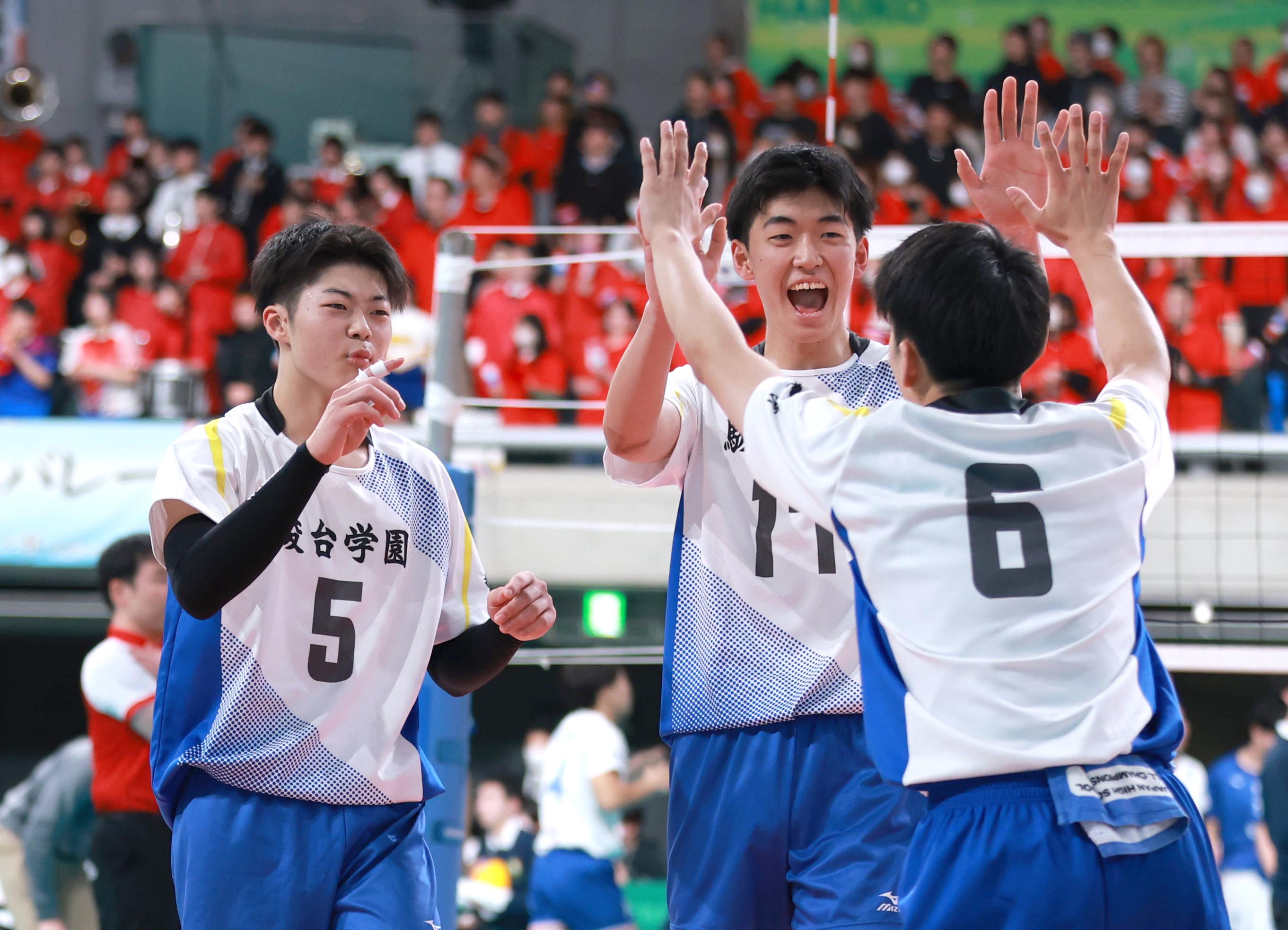 4連覇狙う男子・駿台学園は「攻める」流れで盤石のストレート勝ち 春高