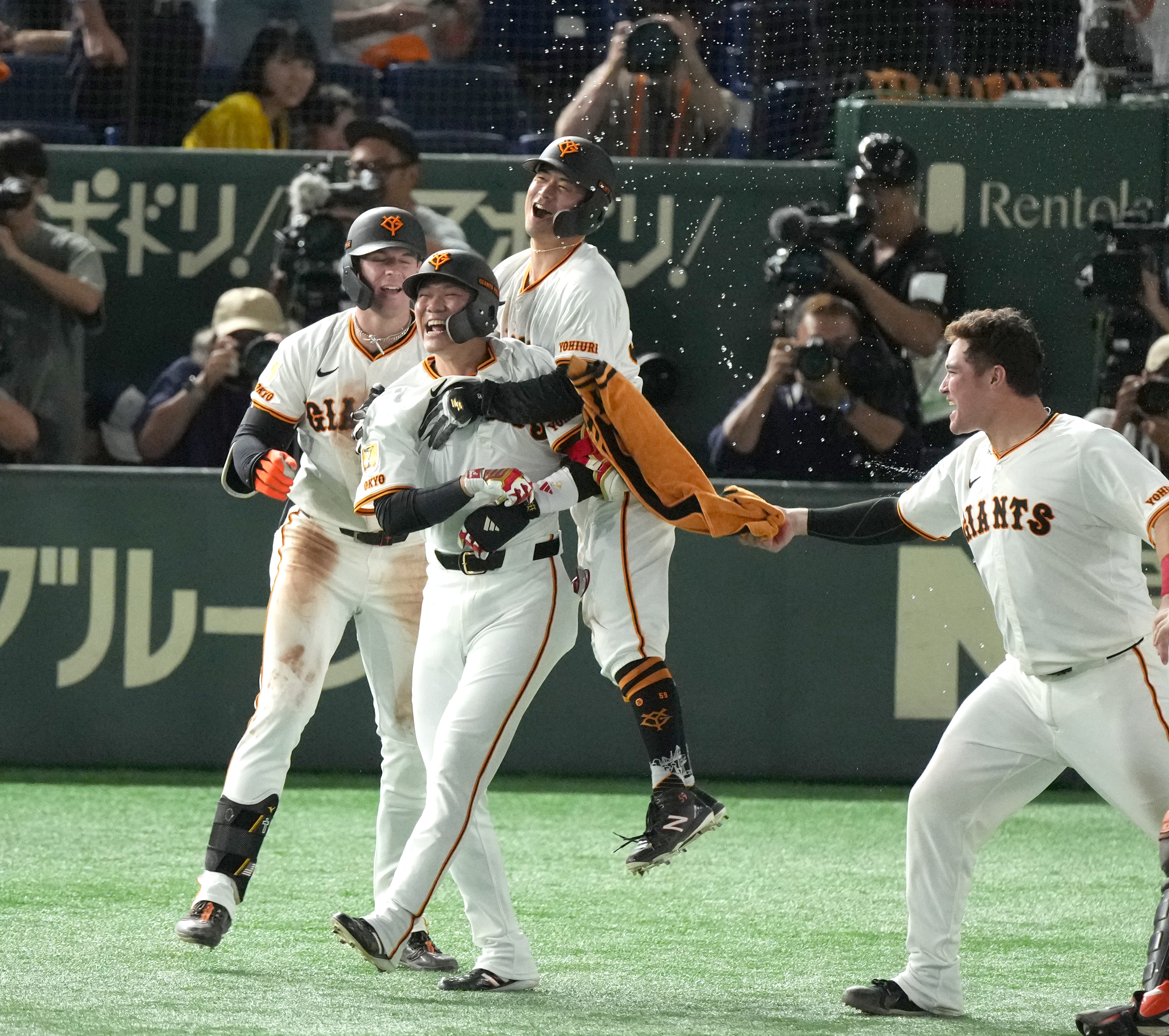 記録の泉（6）】坂本勇人が勝負を決めた巨人－阪神の両軍2桁得点、同じ