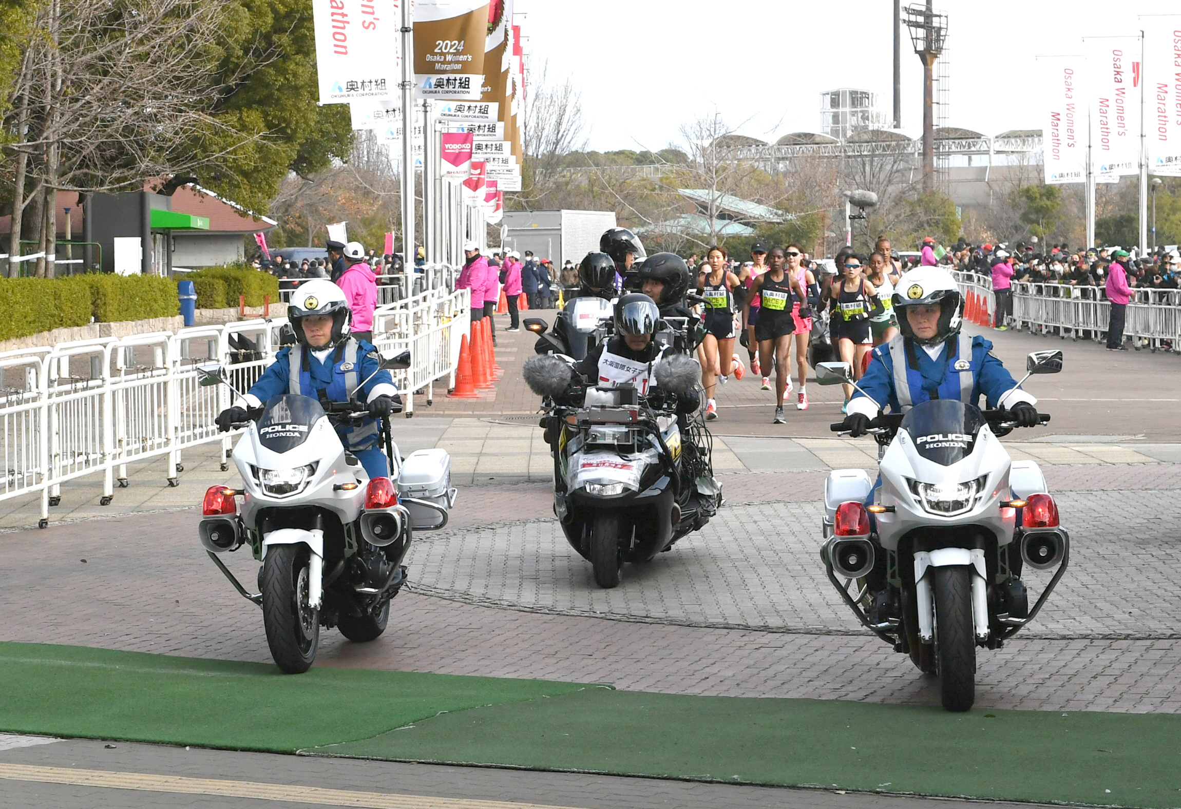 大阪国際女子マラソン】大阪府警交通機動隊の女性白バイ隊が今年も 