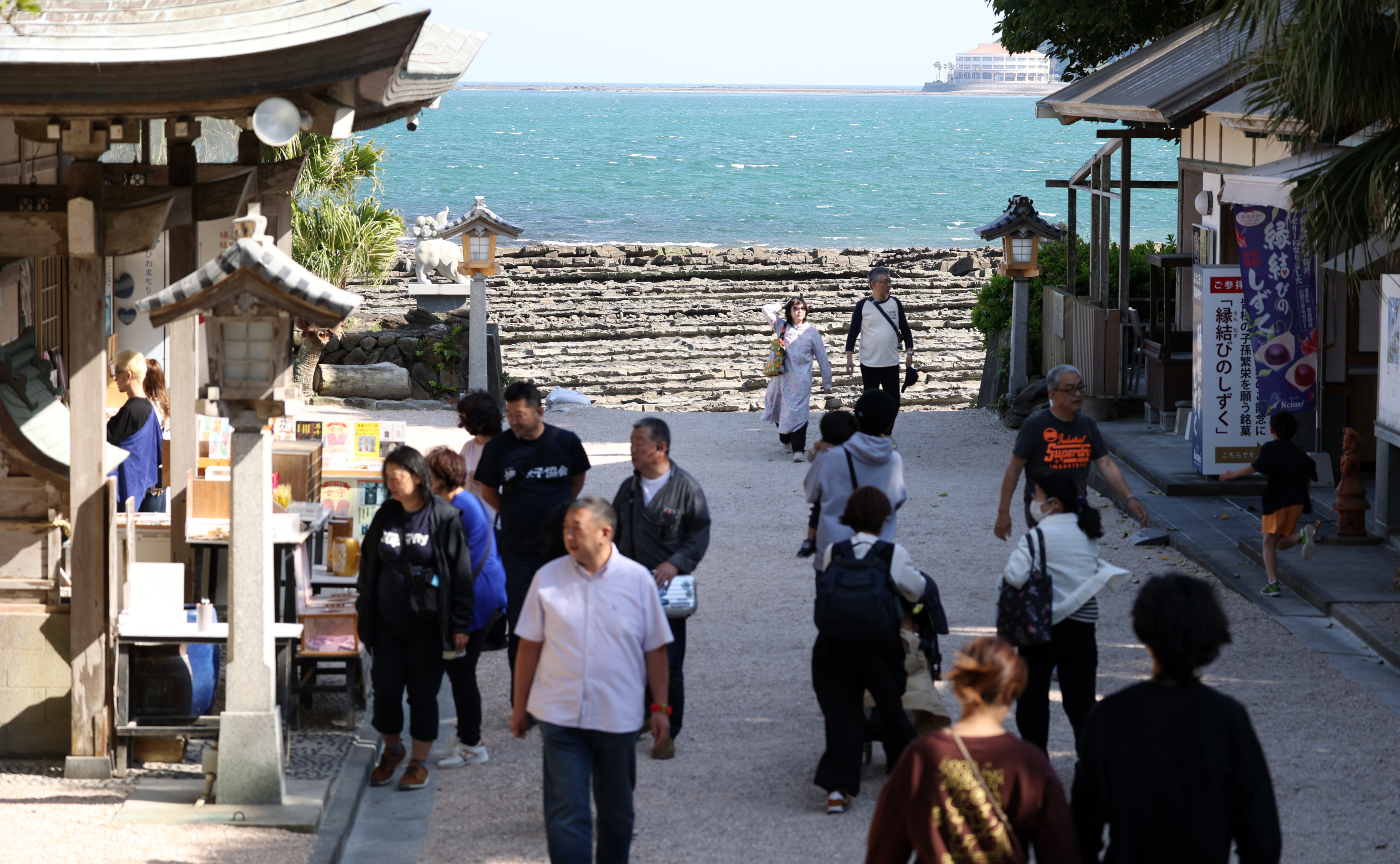 動画】国の天然記念物「鬼の洗濯板」 縁結びの青島神社 昭和の新婚旅行