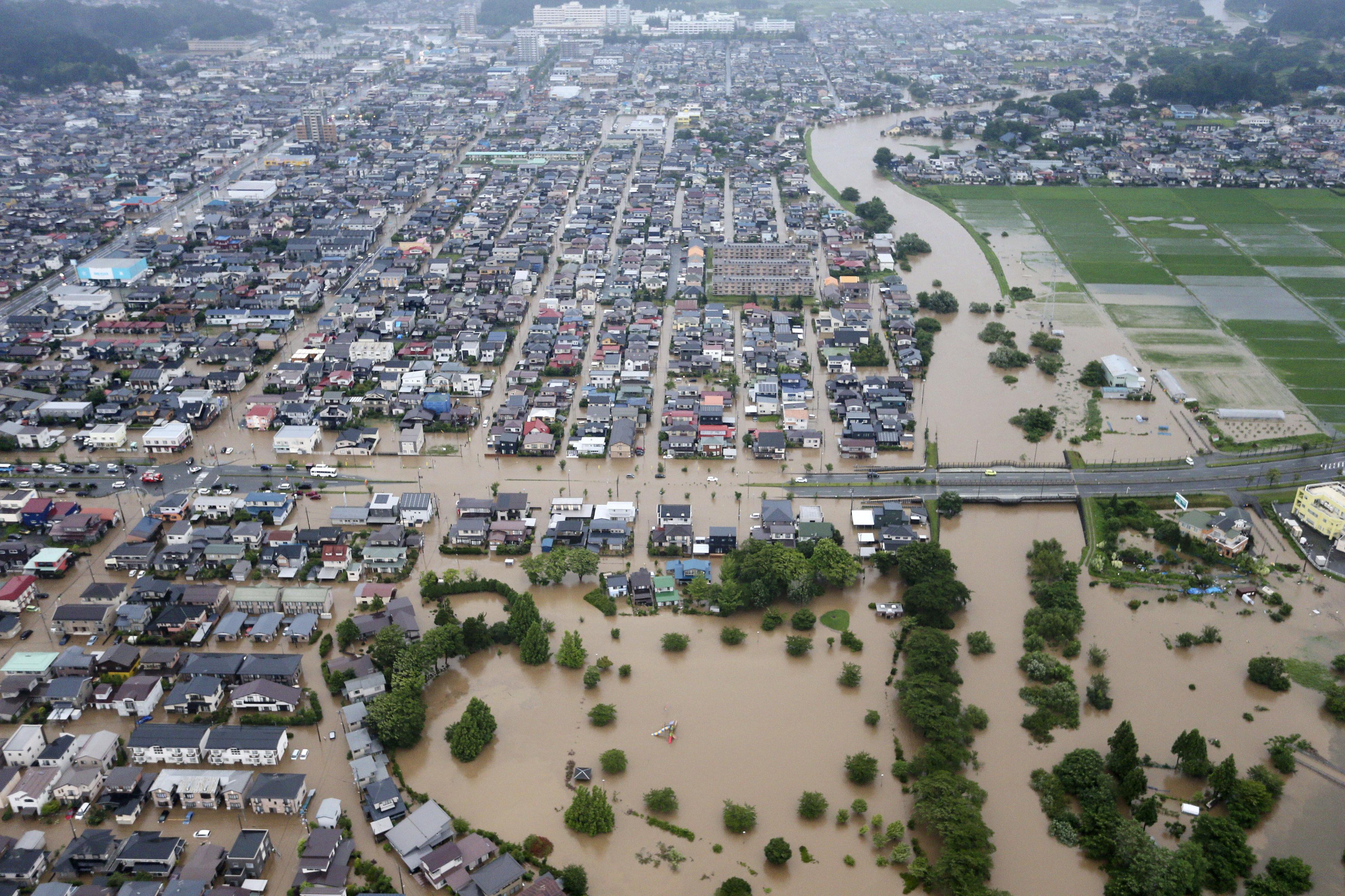 秋田県重罪 秋田市で観測史上最大の豪雨 県内7河川で氾濫、4人けが - 産経