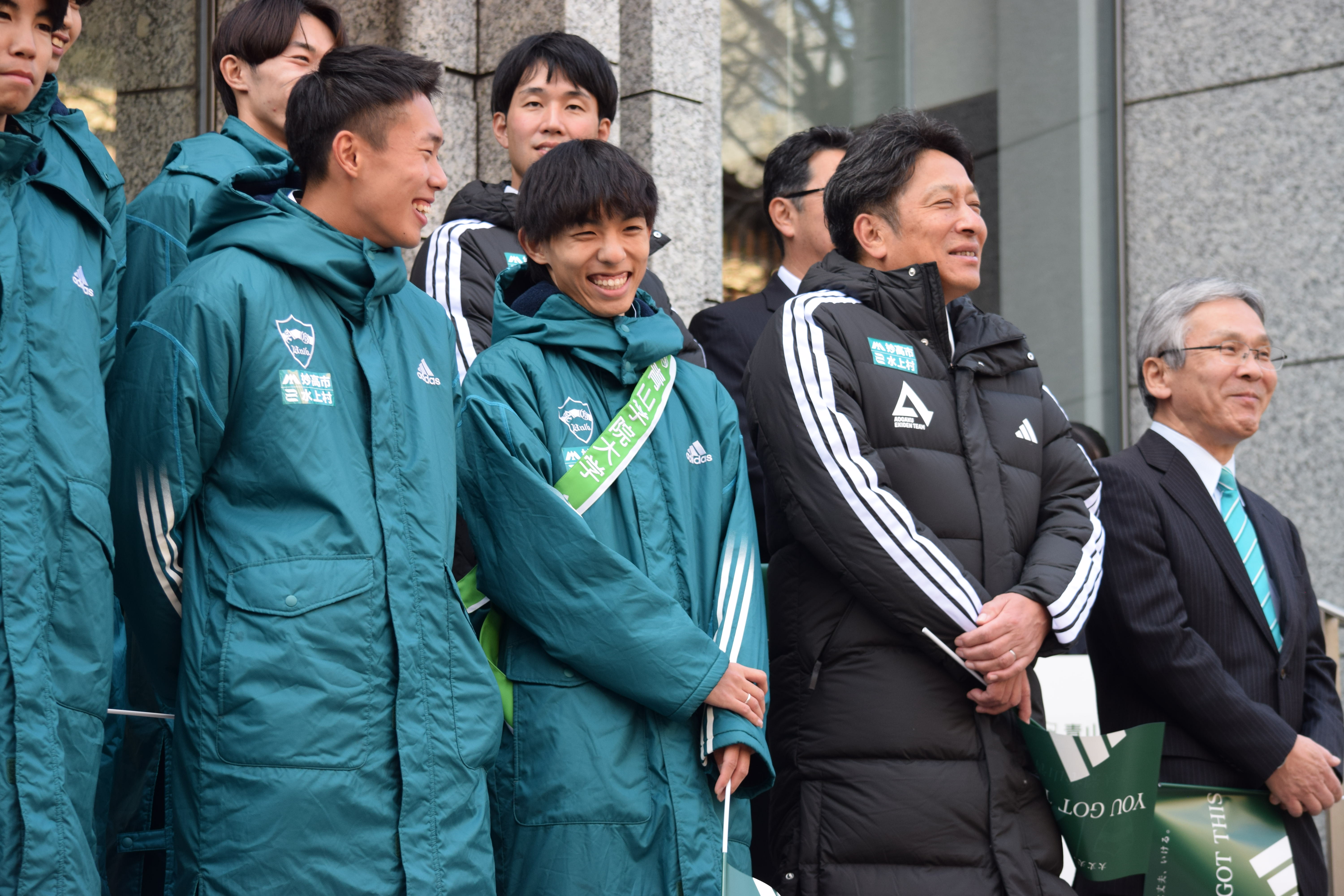 青山学院大学ホーム&アウェーユニフォーム上下セット。 HLL2MV4KH5BSROTS2BF4U2ONCM.JPG