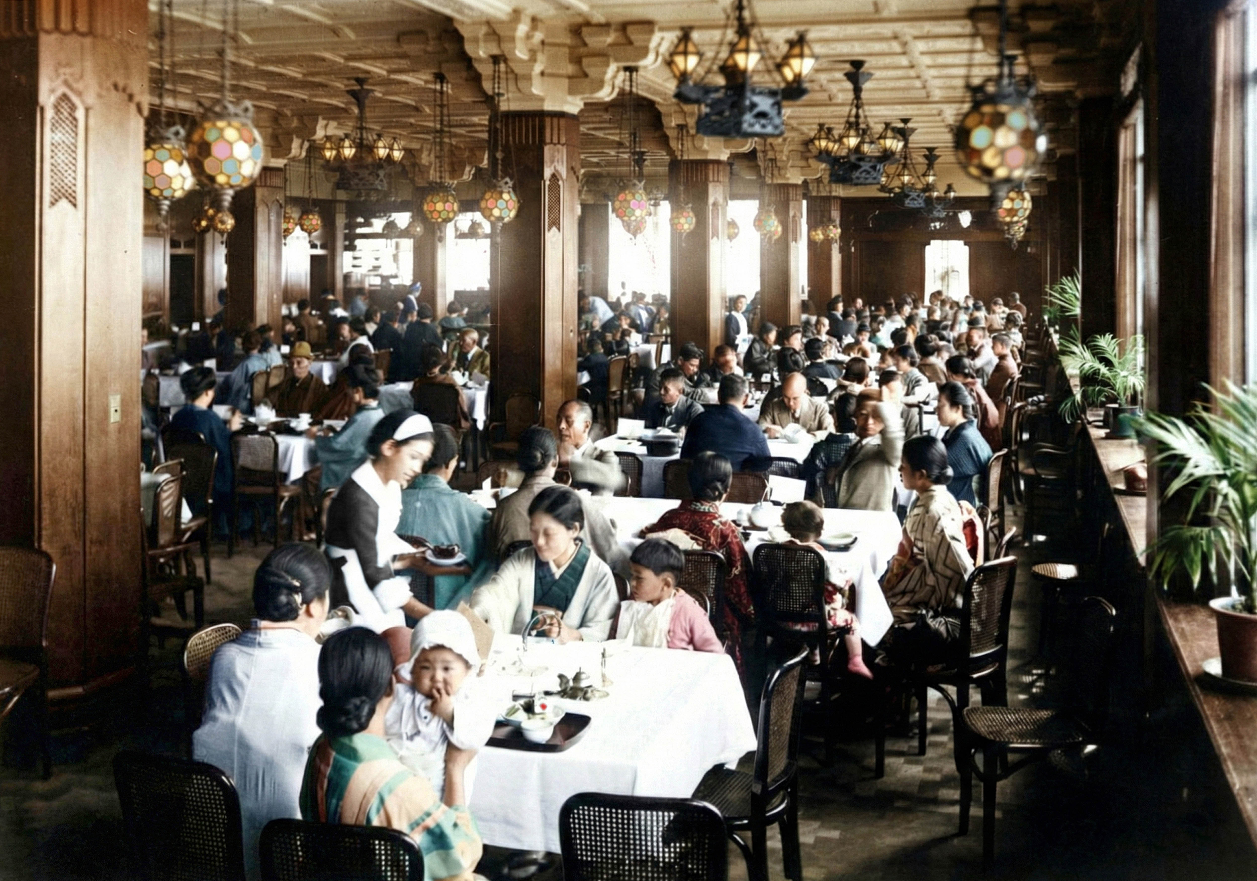 昭和12年大丸心斎橋店 なぜ人々は百貨店に高揚するのか 受け継がれた