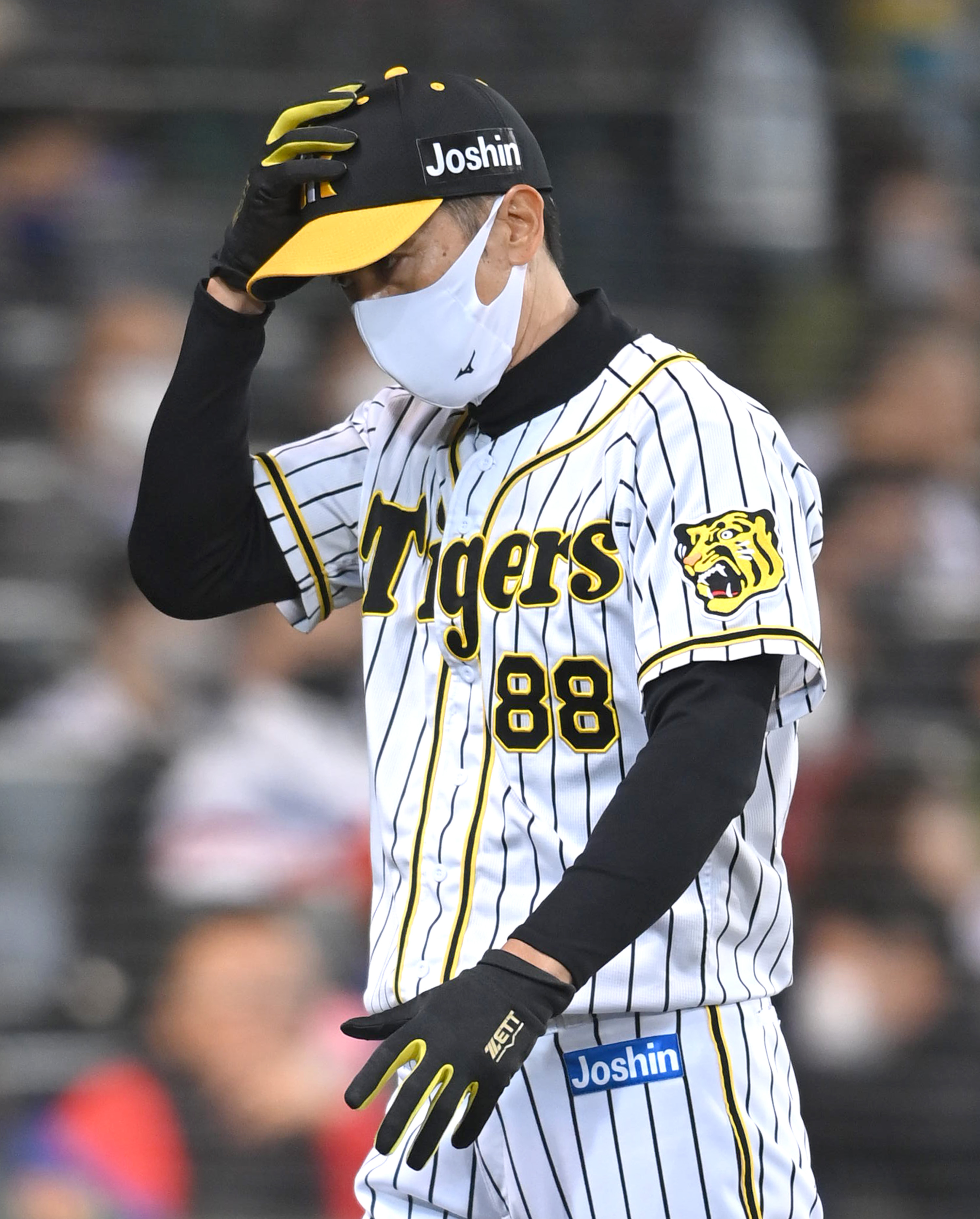 古田敦也　東京ヤクルトスワローズ　マスク　プロテクター　実使用　古田　ヤクルト 古田敦也 東京ヤクルトスワローズ マスク プロテクター 実使用 古田