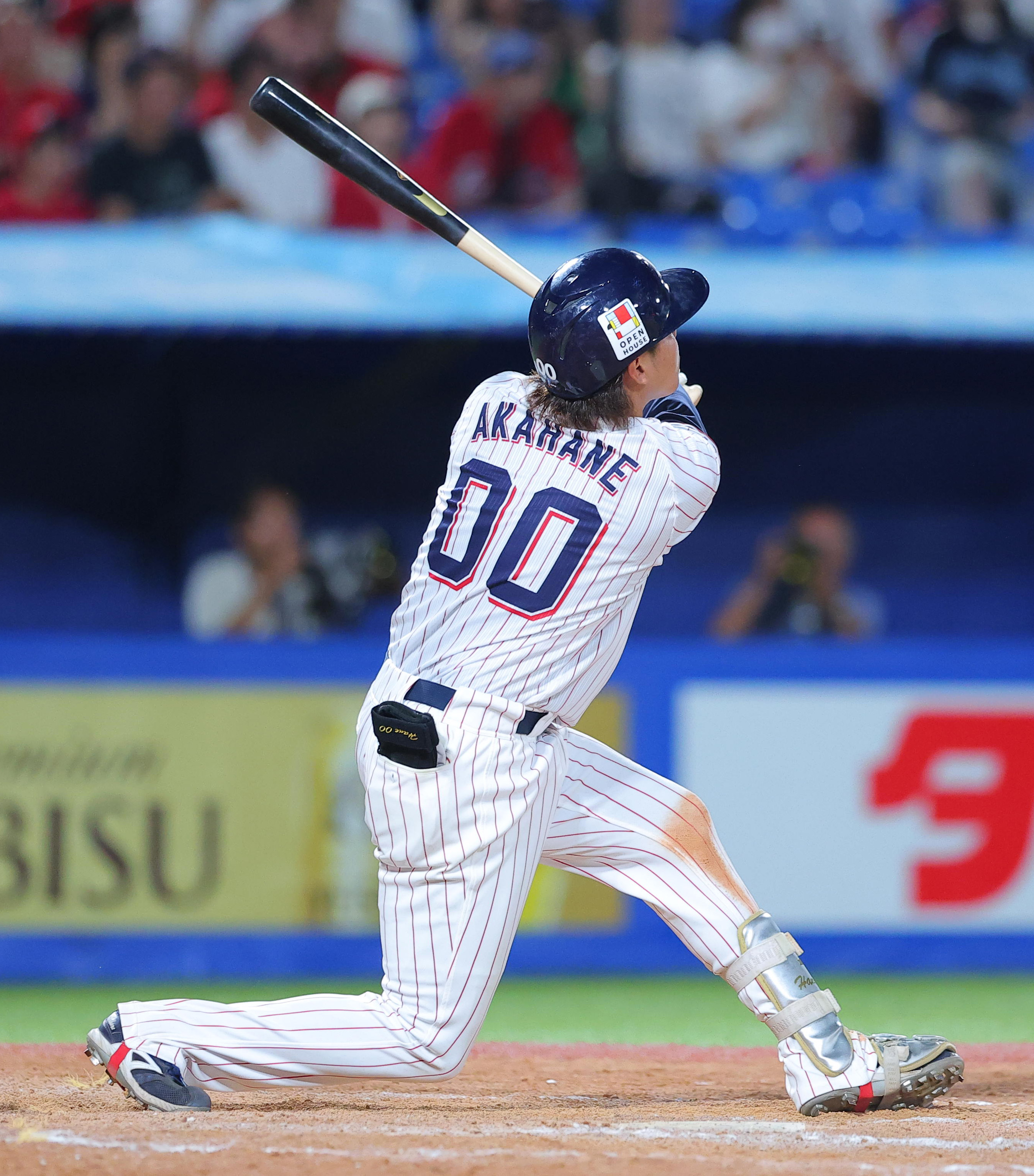 ヤクルトスワローズの赤羽由紘選手実使用スパイク 赤羽由紘 羽ポーズ！マルチ安打の活躍で！ 他の選手写真はこちら