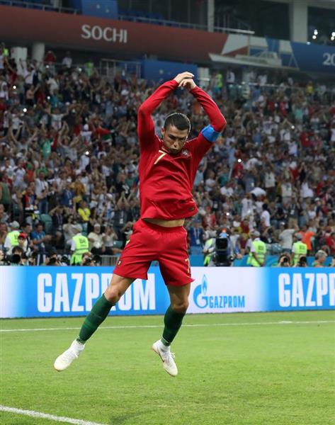 ロシアｗ杯 ｇｏａｔ 敬礼 妊娠 双頭のワシ ゴール後のパフォーマンスさまざま 1 2ページ 産経ニュース