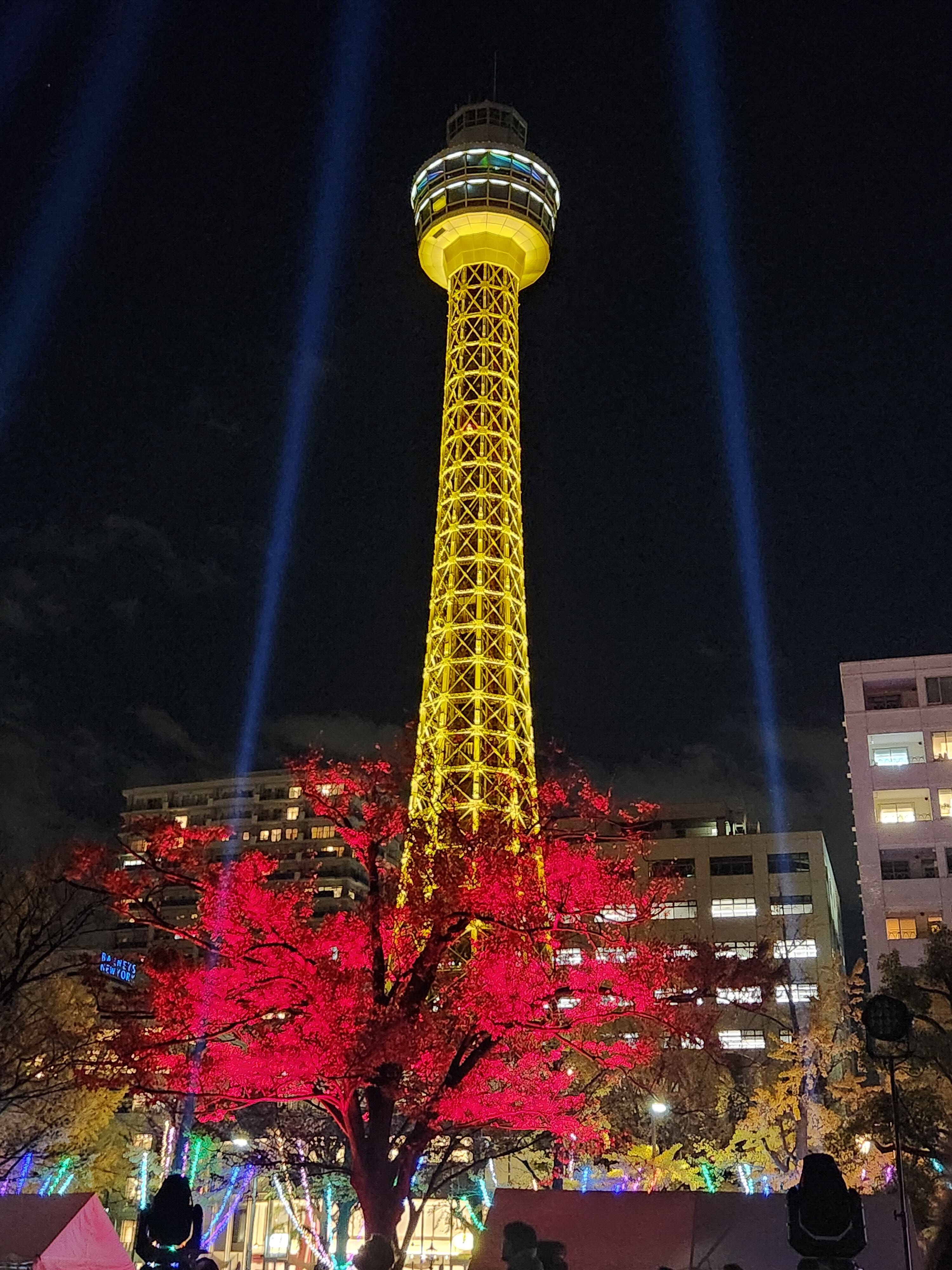 黄金色に輝くマリンタワー 横浜・山下公園イルミネーション、石井幹子さん母娘が手がける - 産経ニュース