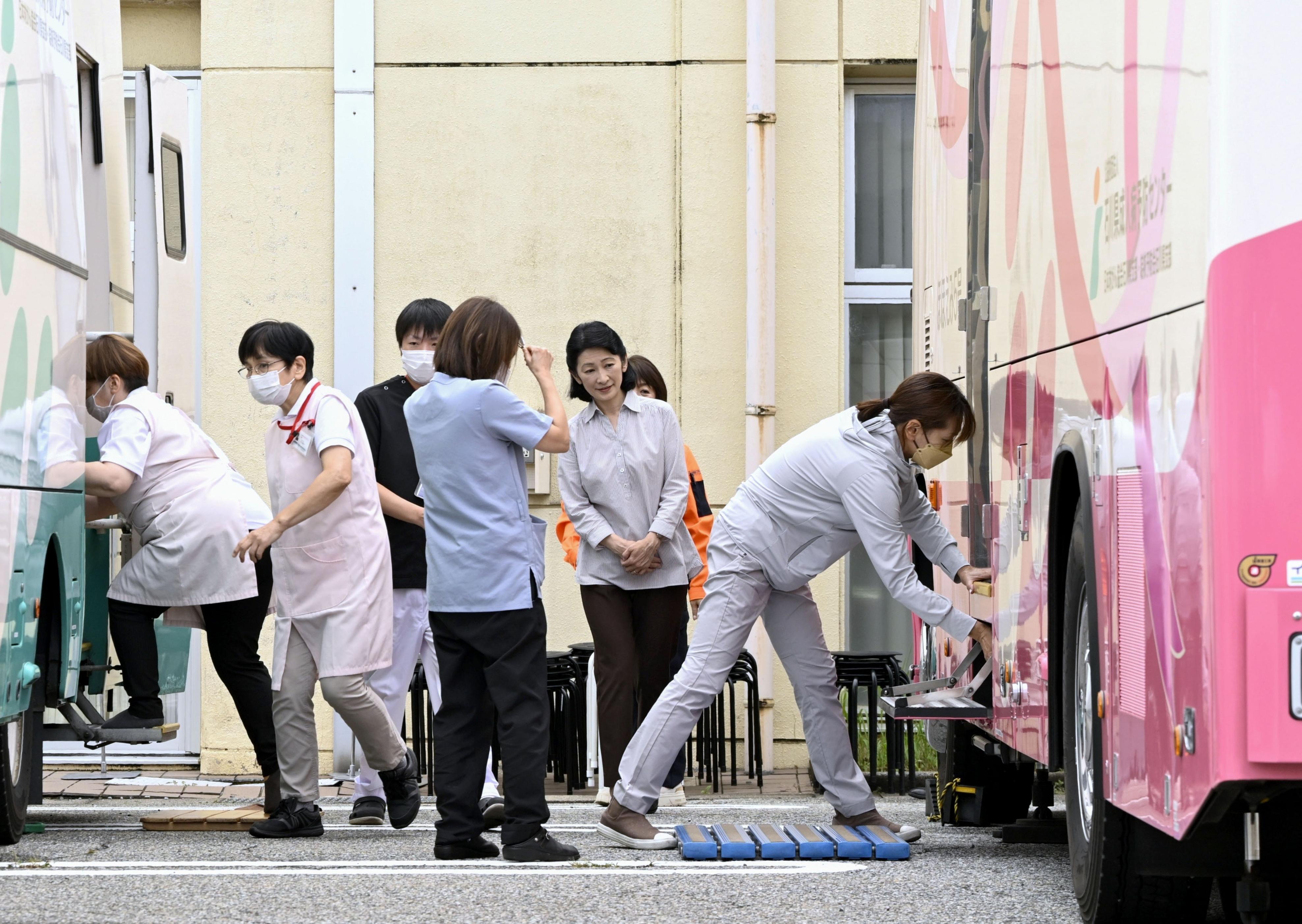 天皇ご一家、静養先からご帰京 紀子さま、被災地の健診ご視察 皇室ウイークリー（864） - 産経ニュース