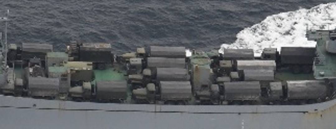 津軽海峡でロシア艦4隻 車両を積載 中国無人機は防空識別圏進入