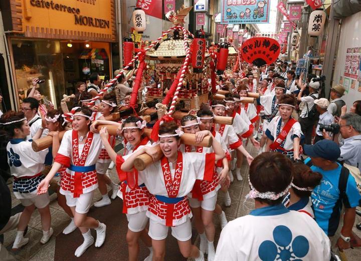 天神祭 ギャルみこし 歴代ミス集結 ３５回の節目 何歳になっても楽しめる イザ