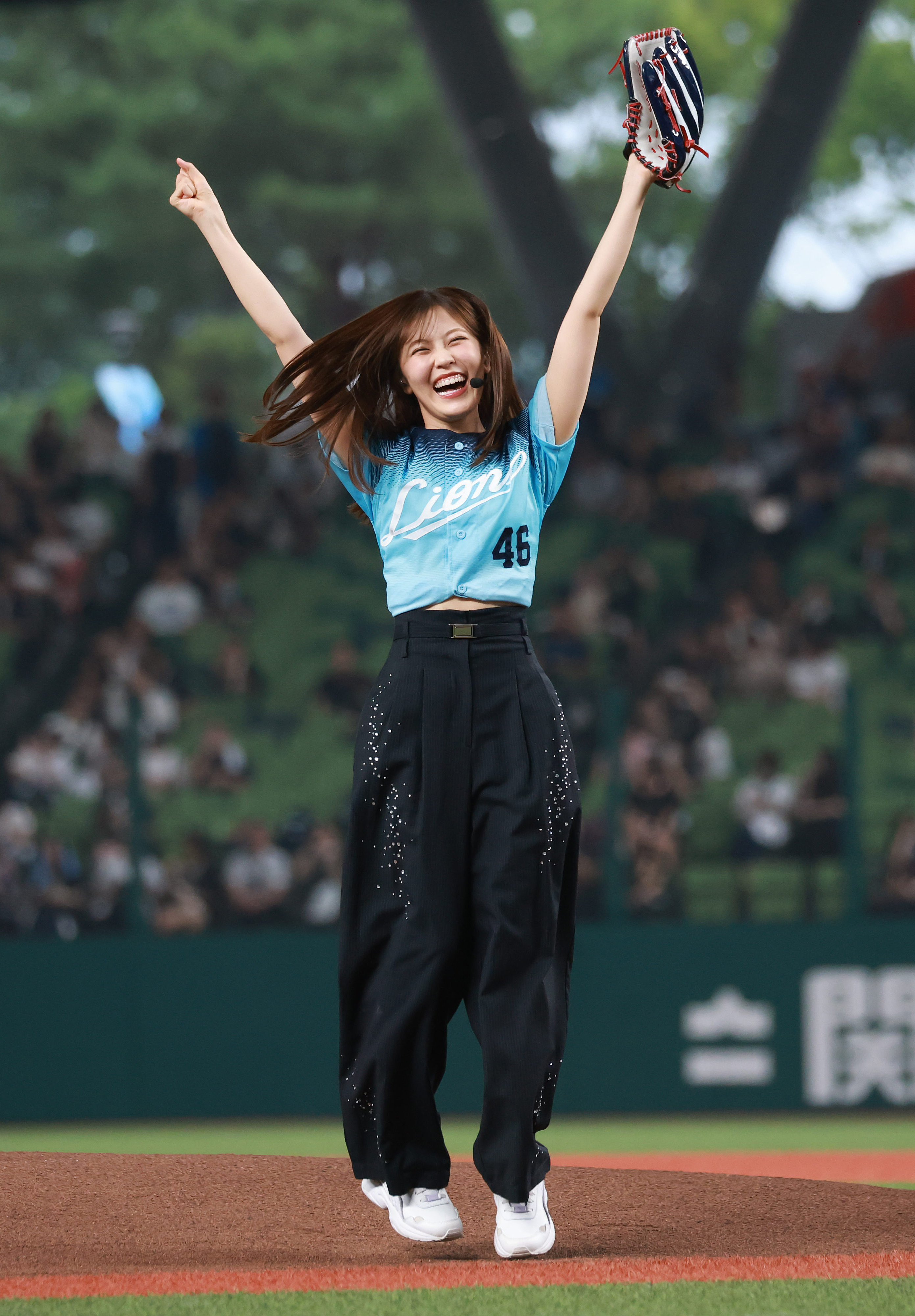 乃木坂46 柴田柚菜 BSWコラボ Tシャツ 乃木坂野球部 Mサイズ 柴田柚菜ストライク投球に「100点満点です」西武戦に乃木坂野球部が