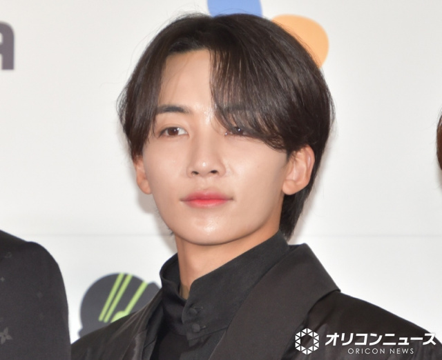 SEVENTEENジョンハン、除隊して初の日本旅行へ 変装なしの“デート風