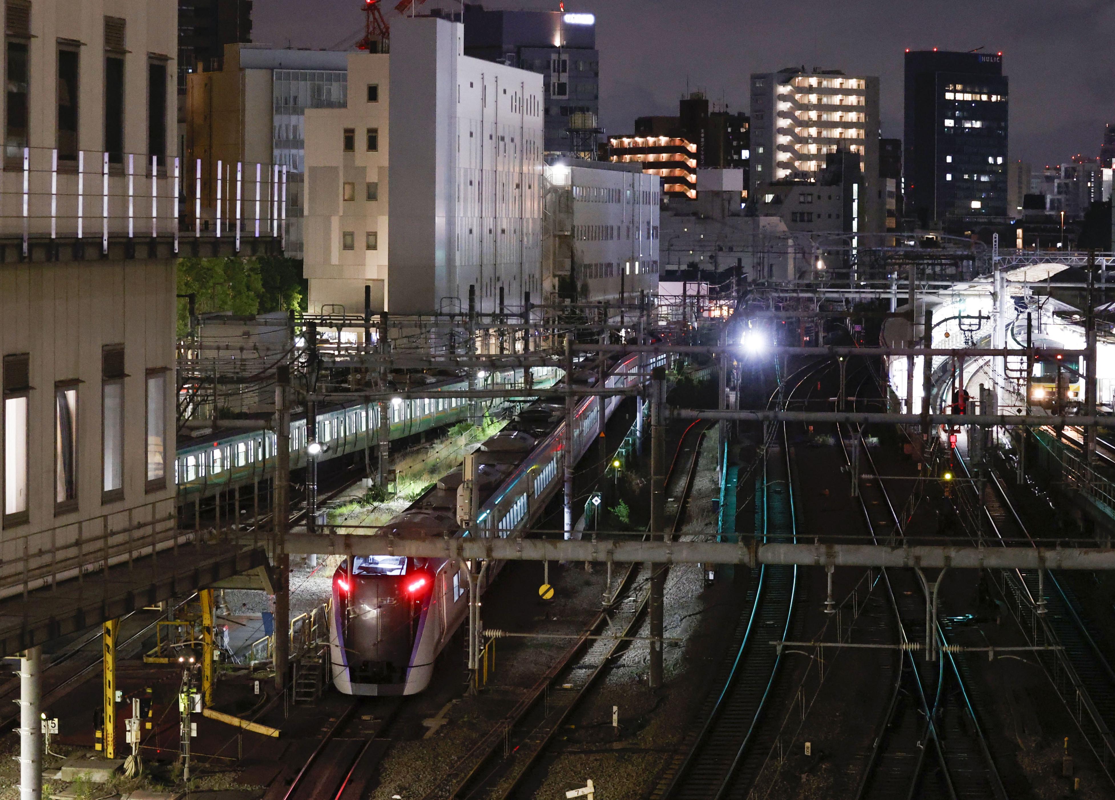 フォト特集 山手線全線運転見合わせ ４時間後再開 別の変電所から送電 産経ニュース