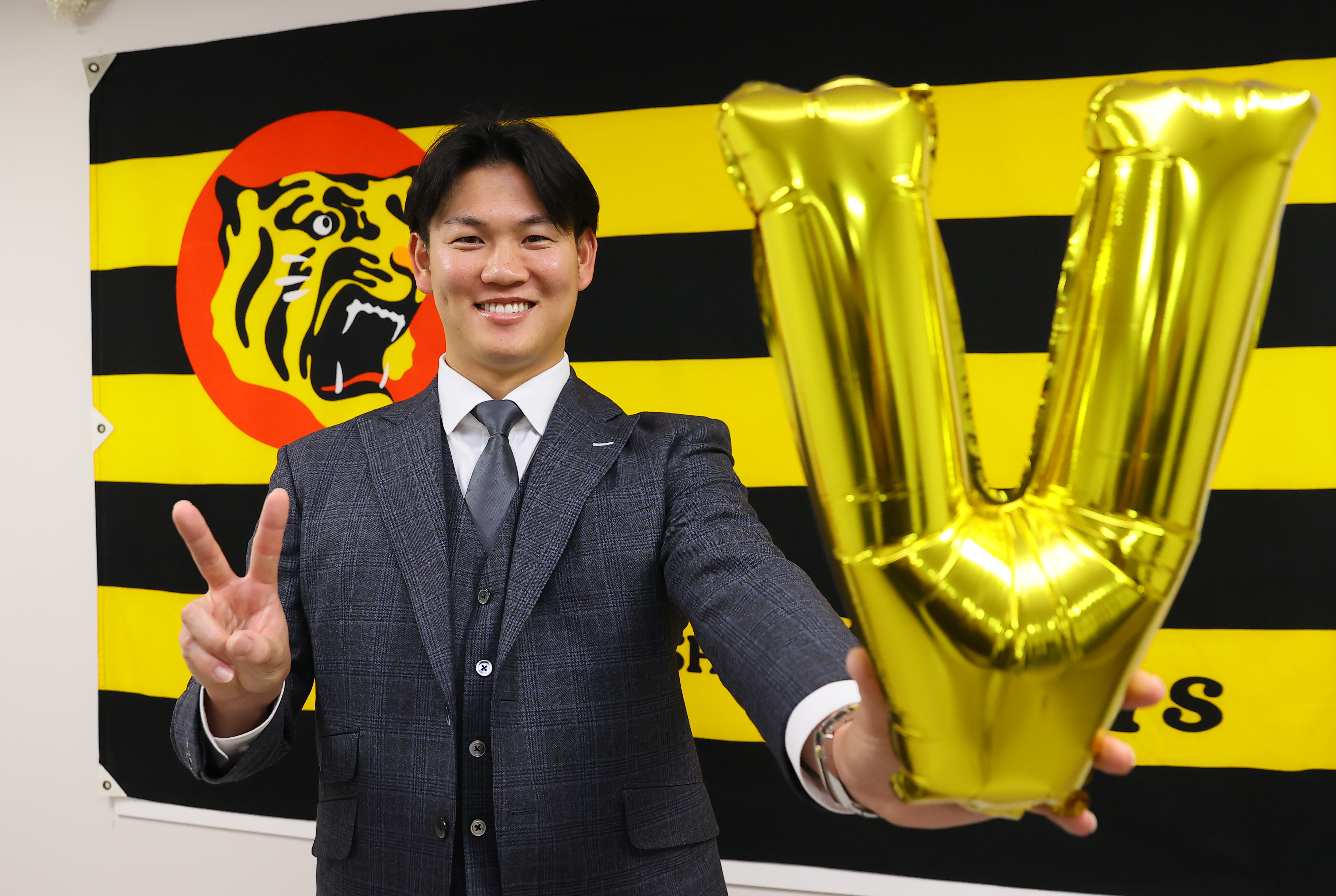 阪神・及川雅貴、7000万増の年俸1億円でサイン 高卒6年目、66試合登板