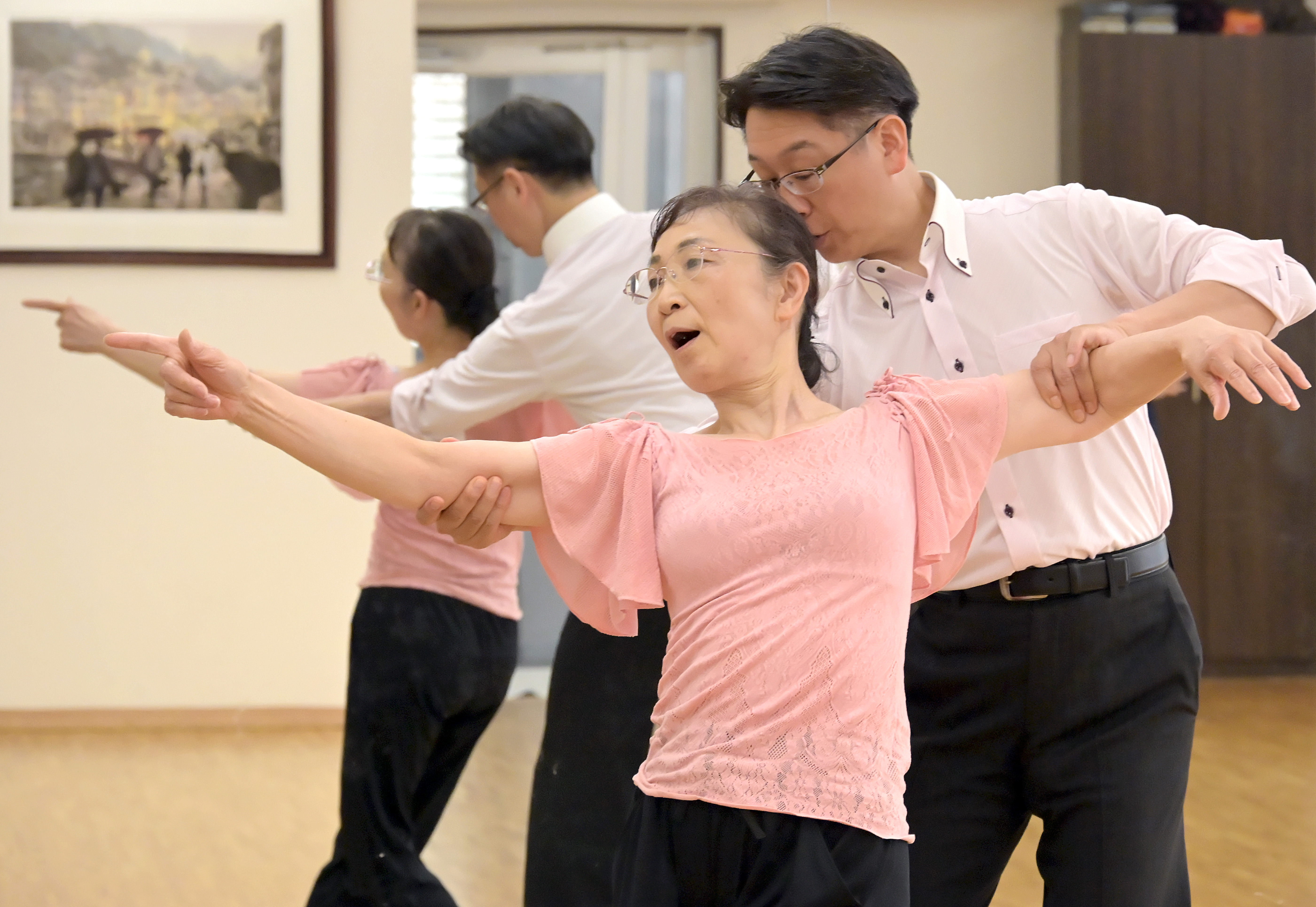 99歳で踊りたい」社交ダンスにシニアの熱い視線 「人見知りがなくなっ