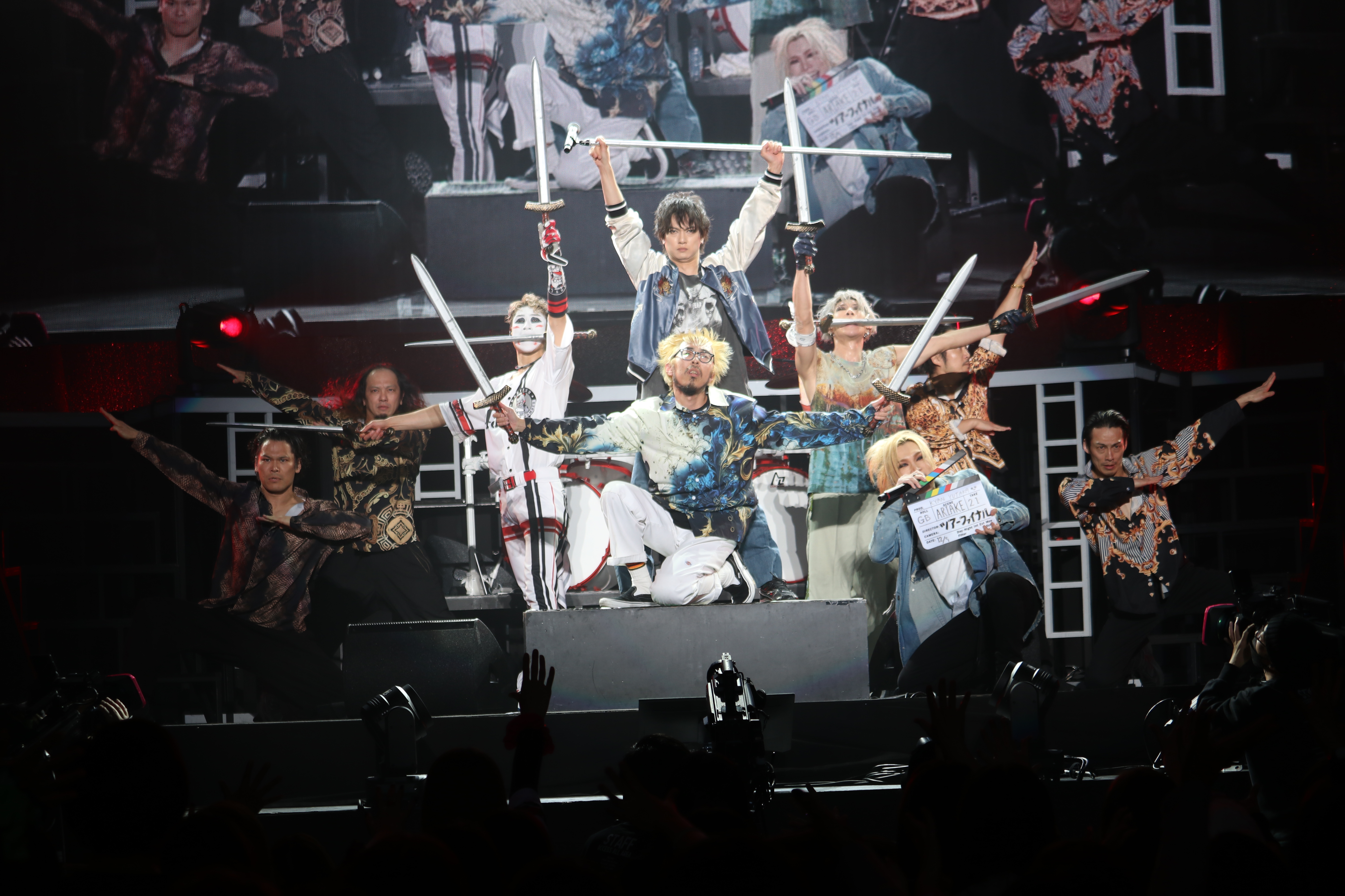 ゴールデンボンバー、初の有明アリーナで全国ツアー「喜矢武豊」完走