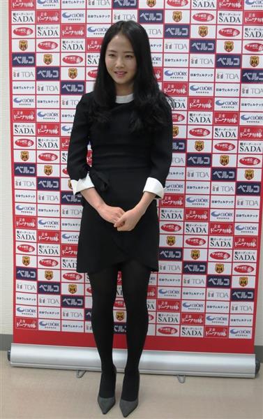 女子サッカー ミニワンピにハイヒール 韓国代表の美女 10番 がｉｎａｃ神戸に入団 産経ニュース