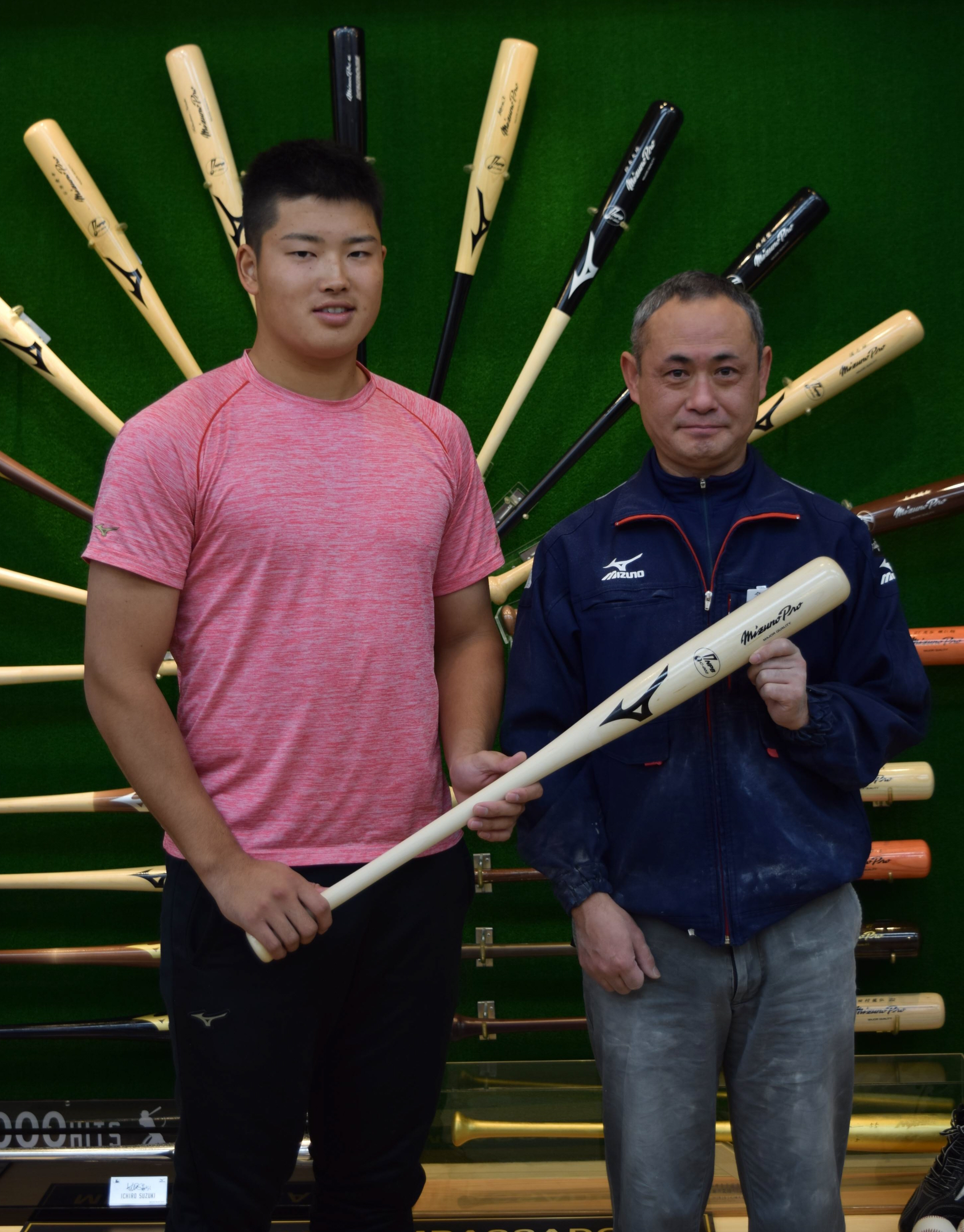 ヤクルトスワローズ　村上宗隆　バット NPBマーク 支給品　実使用　三冠王　山田 ヤクルト・村上宗隆の“三冠王バット”がふるさと納税の返礼品として
