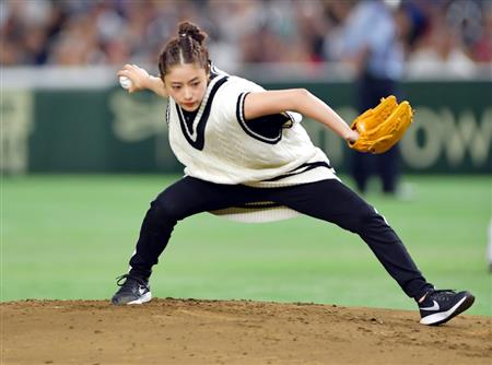 ☆ 始球式 石原さとみ 直筆サインボール&チェキ ☆