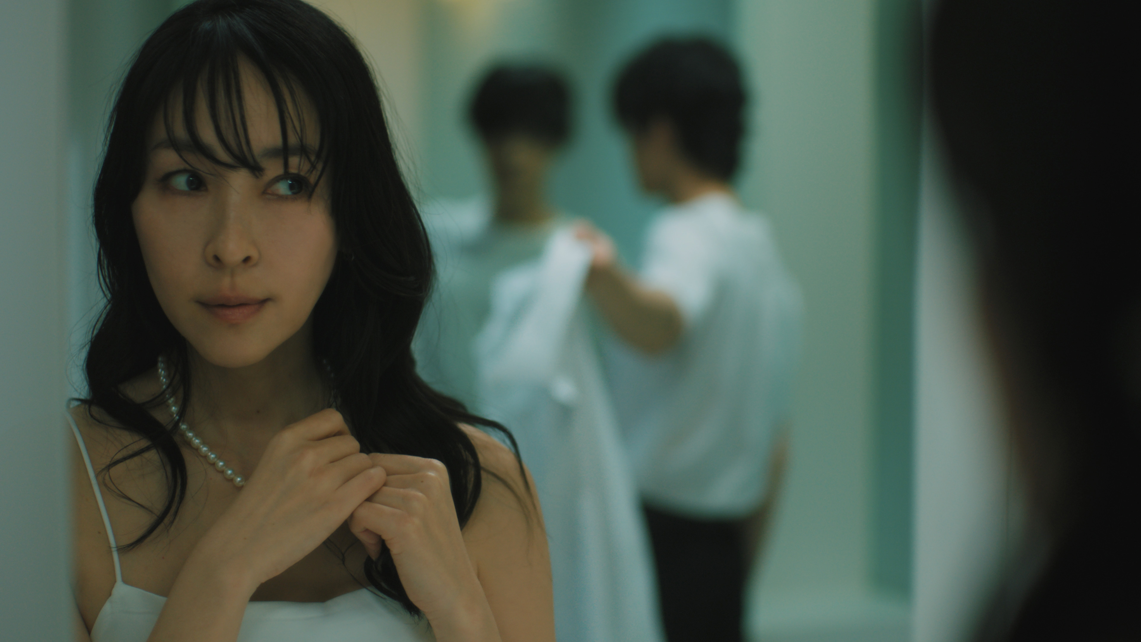 麻生久美子が塩野瑛久と路チュー→キムチチゲまみれに… テレ朝「魔物