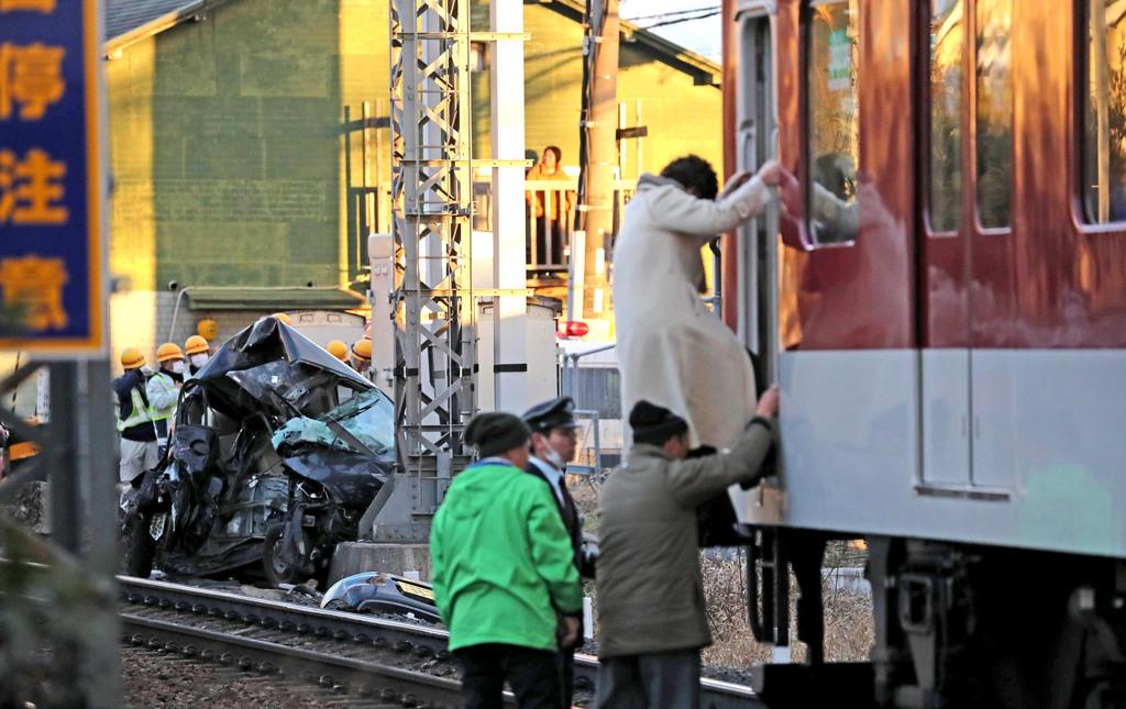 動画 近鉄南大阪線で準急と軽乗用車が衝突 運転手の男性死亡 大阪 松原市 産経ニュース