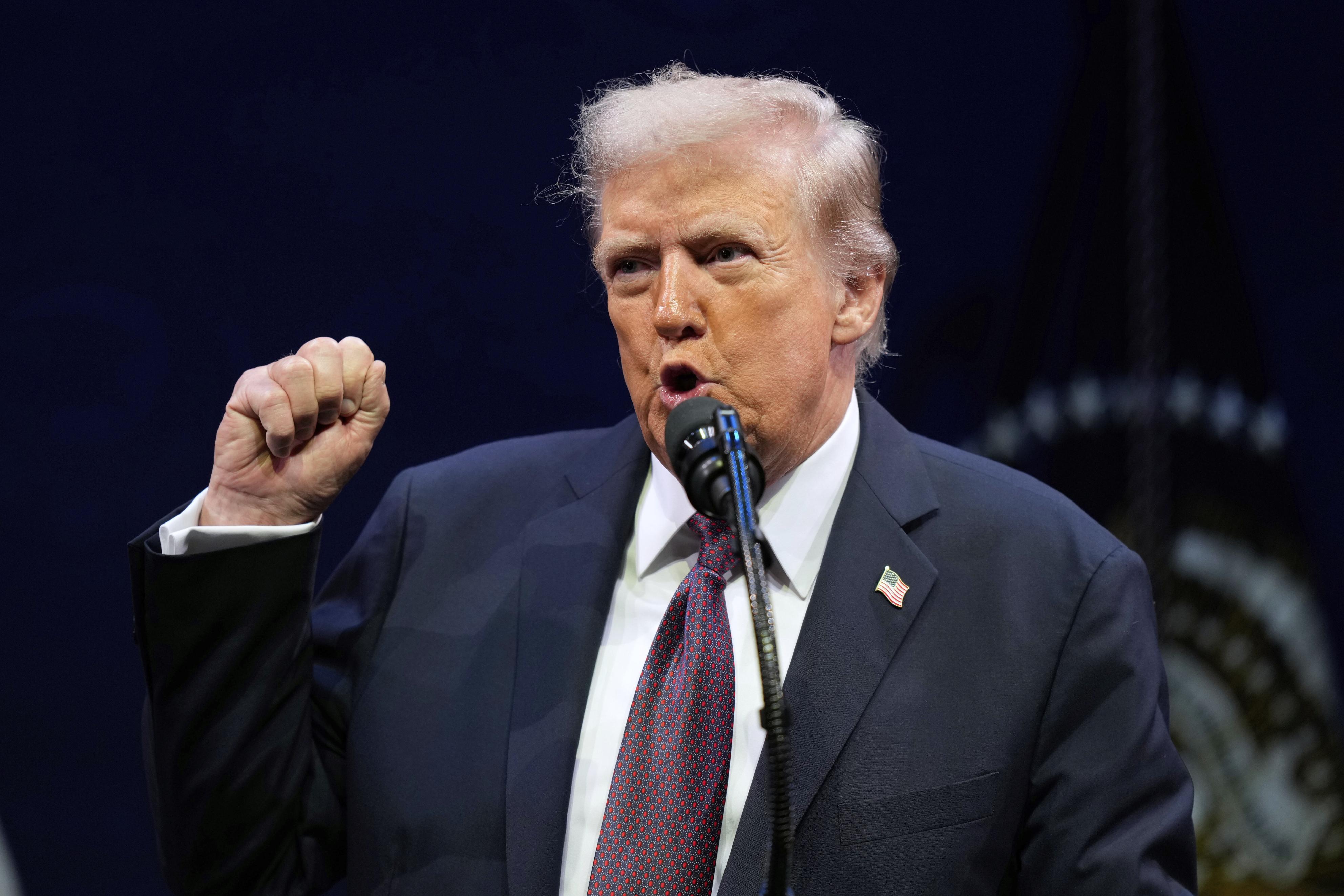 トランプ氏が国防総省での「9・11」追悼式典出席 夜にはヤンキー