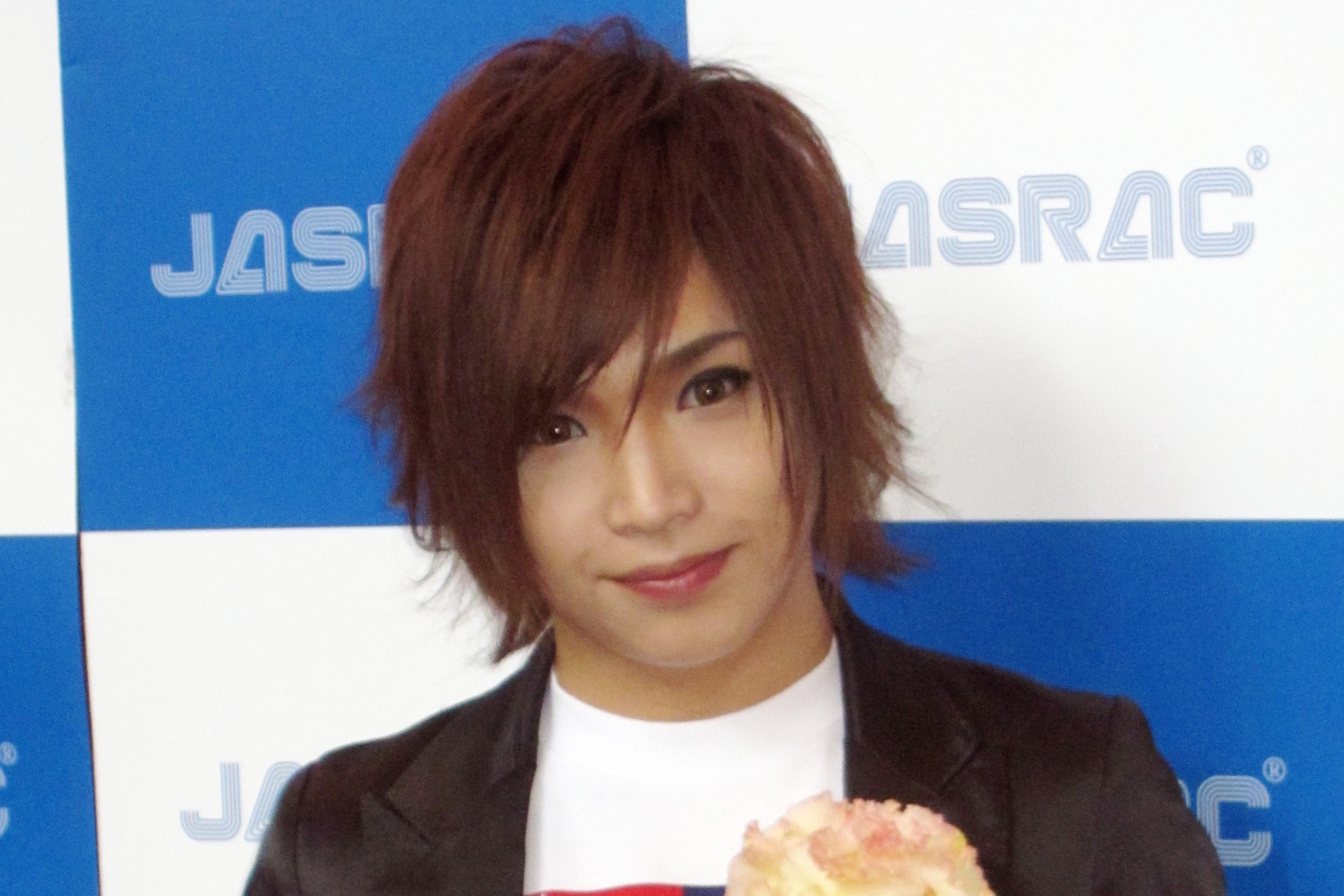 ゴールデンボンバー鬼龍院翔「子供が産まれました」 詳細は明かさず