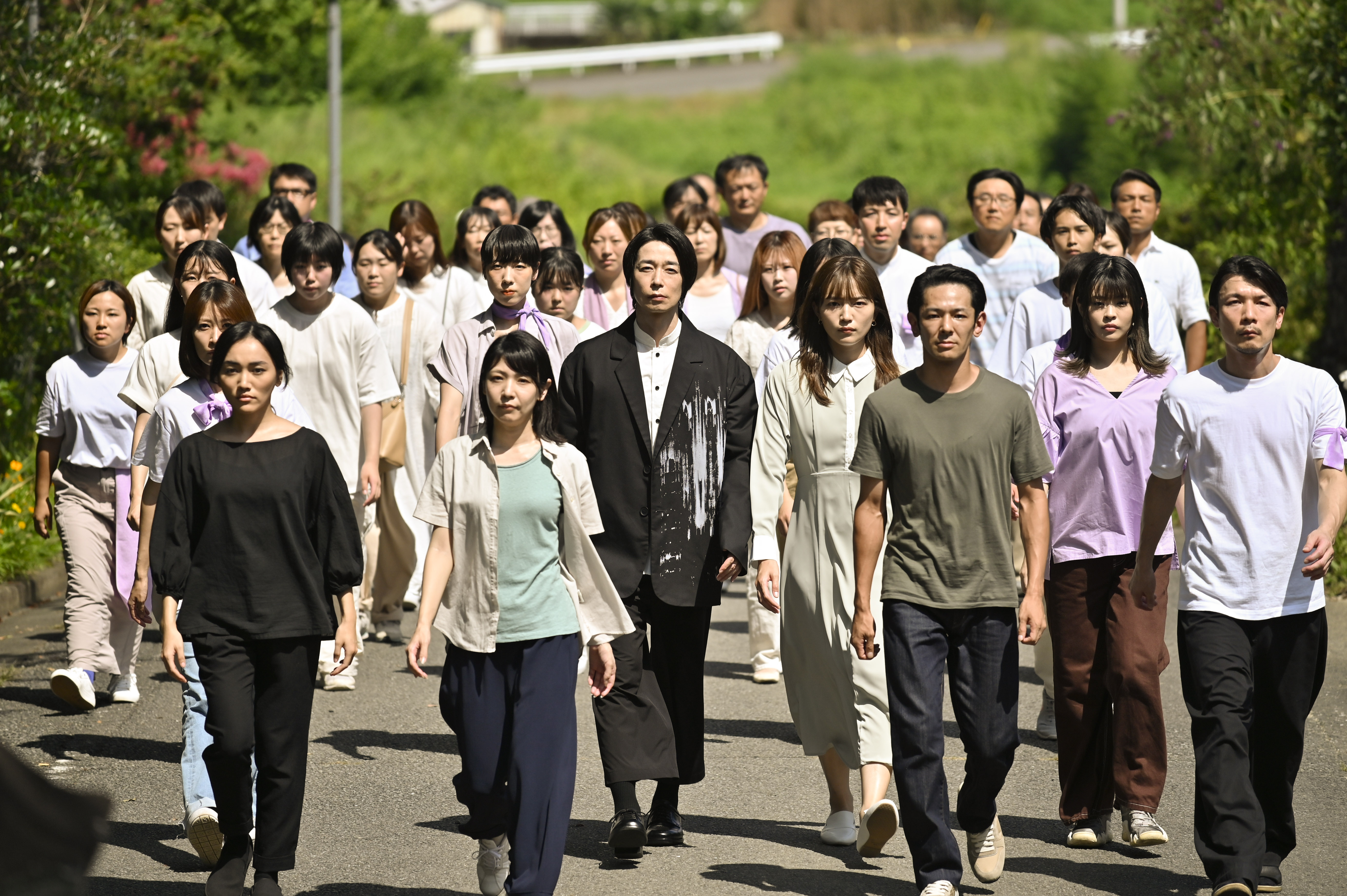 ハヤブサ消防団」最終回前に考察続々 太郎（中村倫也）の父と聖母の関係、映子の正体、江西佑空の真意…カギは「俯く謎の消防団員」？（1/2ページ） -  イザ！