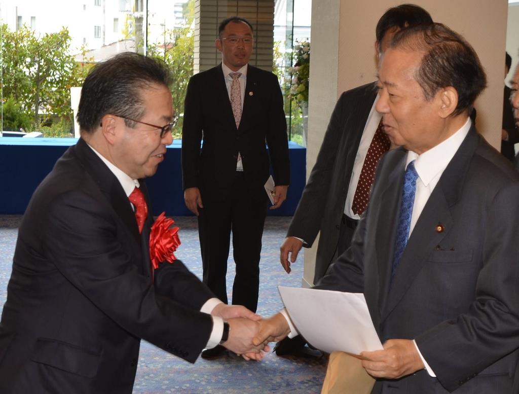 自民 ２人の幹事長の思惑交錯 世耕氏 衆院くら替えなら二階氏と地盤重複 1 2ページ 産経ニュース