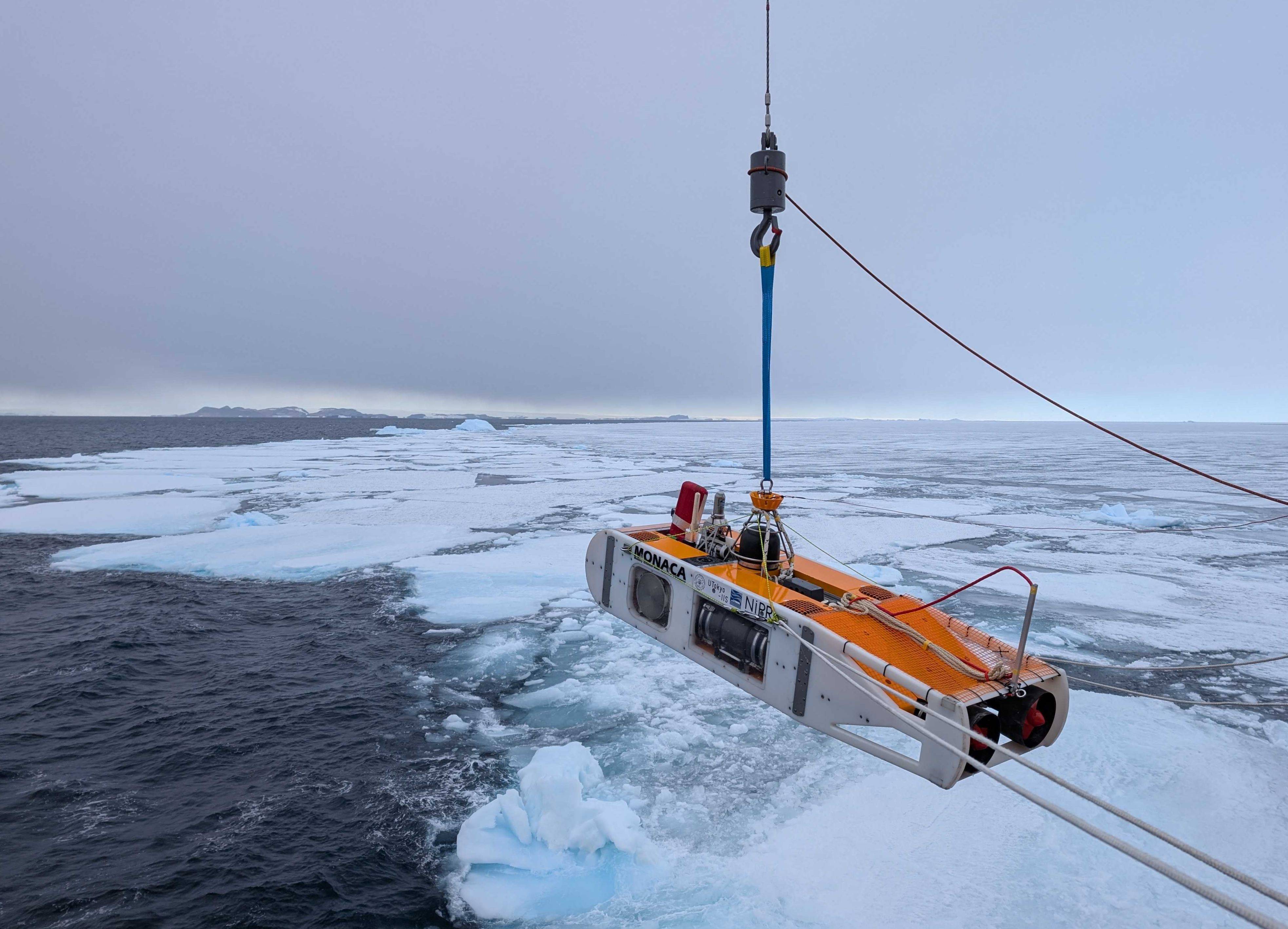 南極海で水中無人機が氷の下を自律航行、融解の実態などを調査 東京大