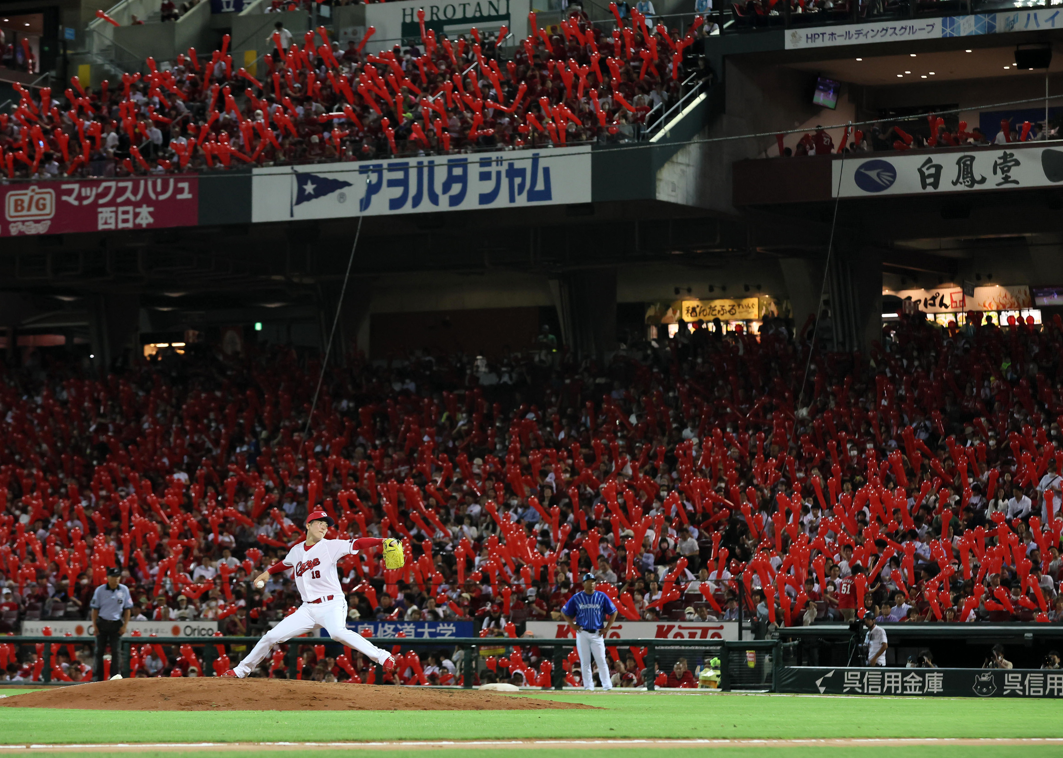 フォト】帰ってきた「ジェット風船」 4季ぶり、広島の夜空に - 産経