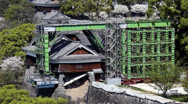 被災者勇気づけた「奇跡の一本石垣」が解体へ、再建に向けて積み直す